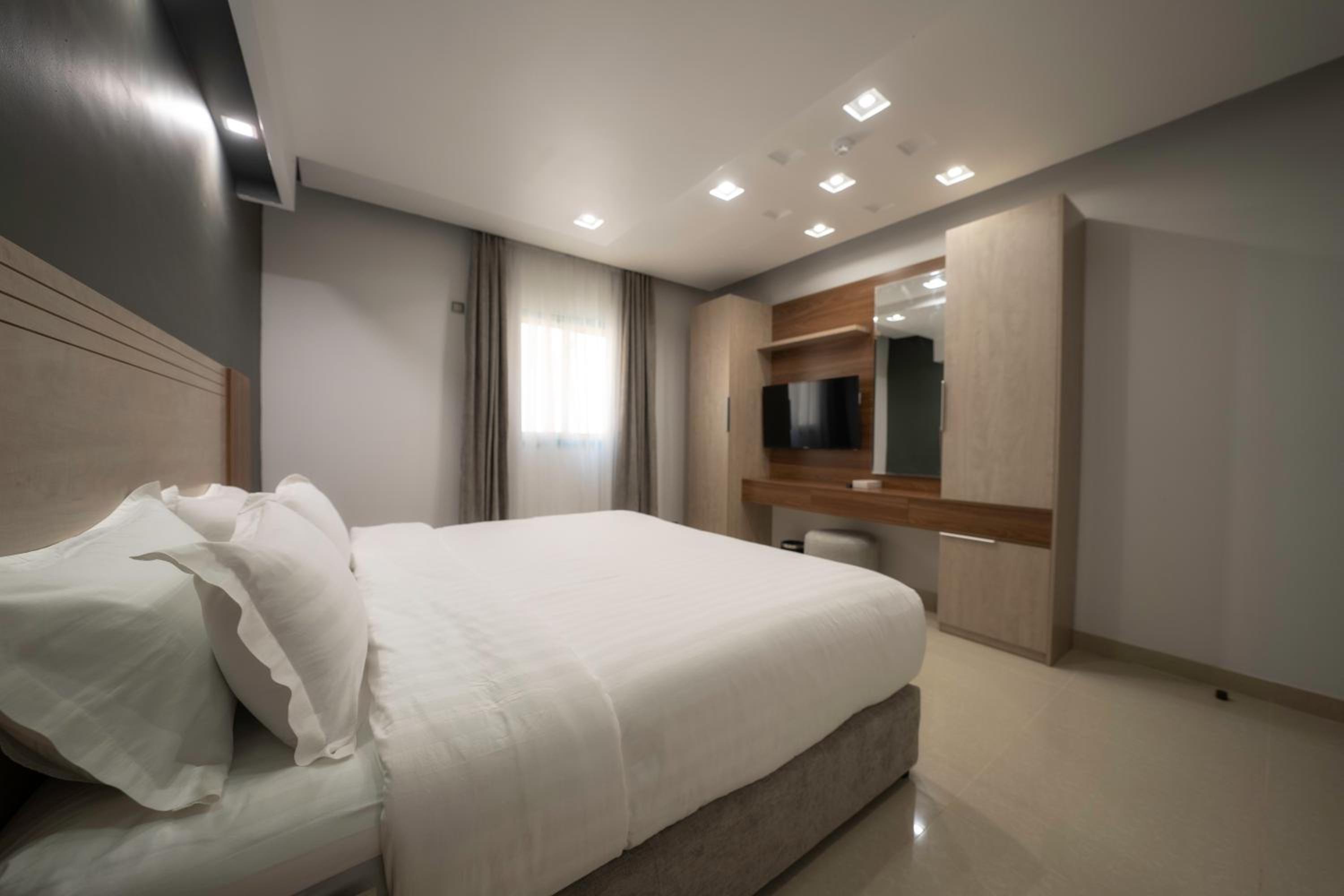 Two-Bedroom Apartment - Photo 6