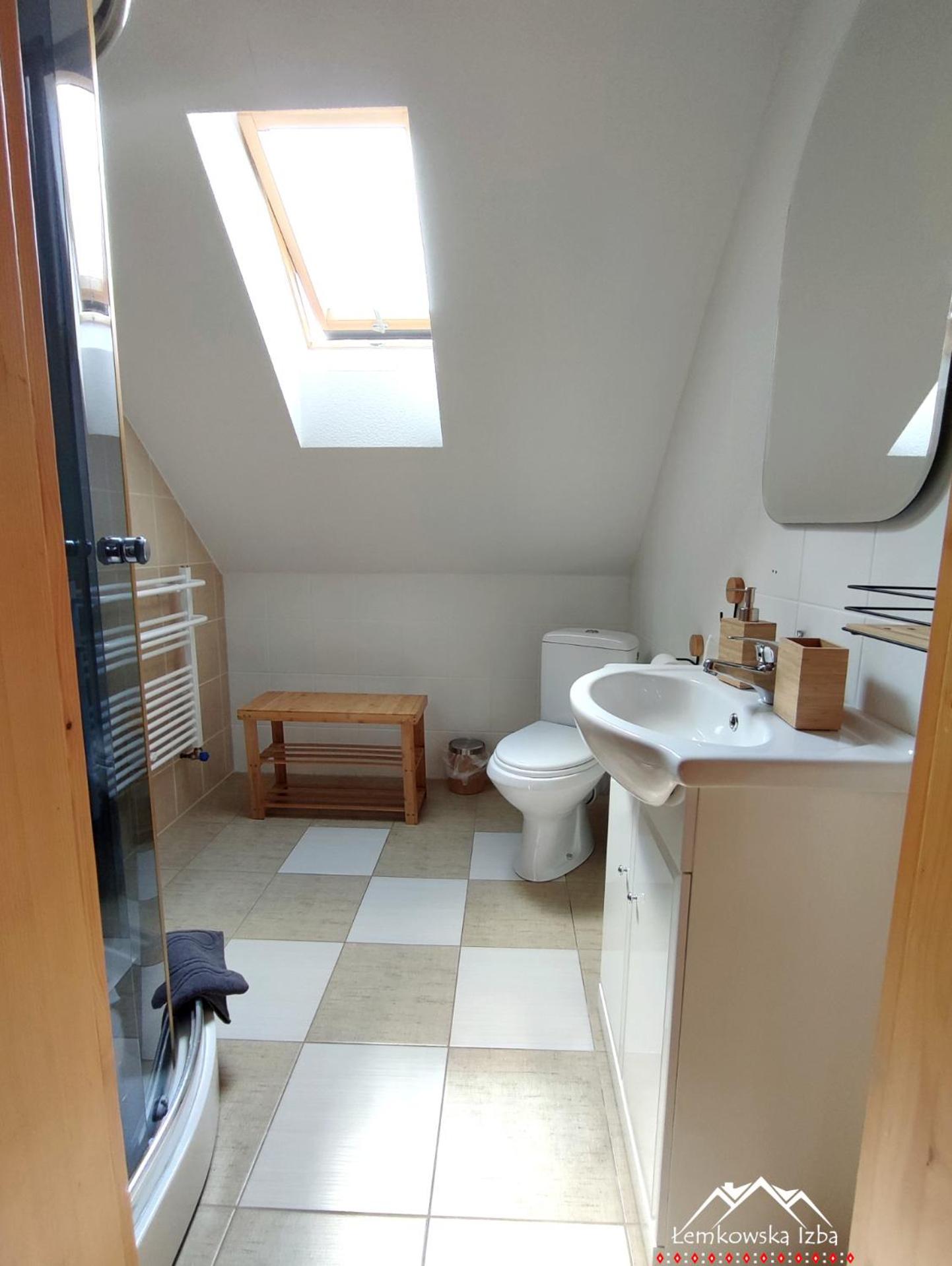 Apartment with Balcony - Photo 13
