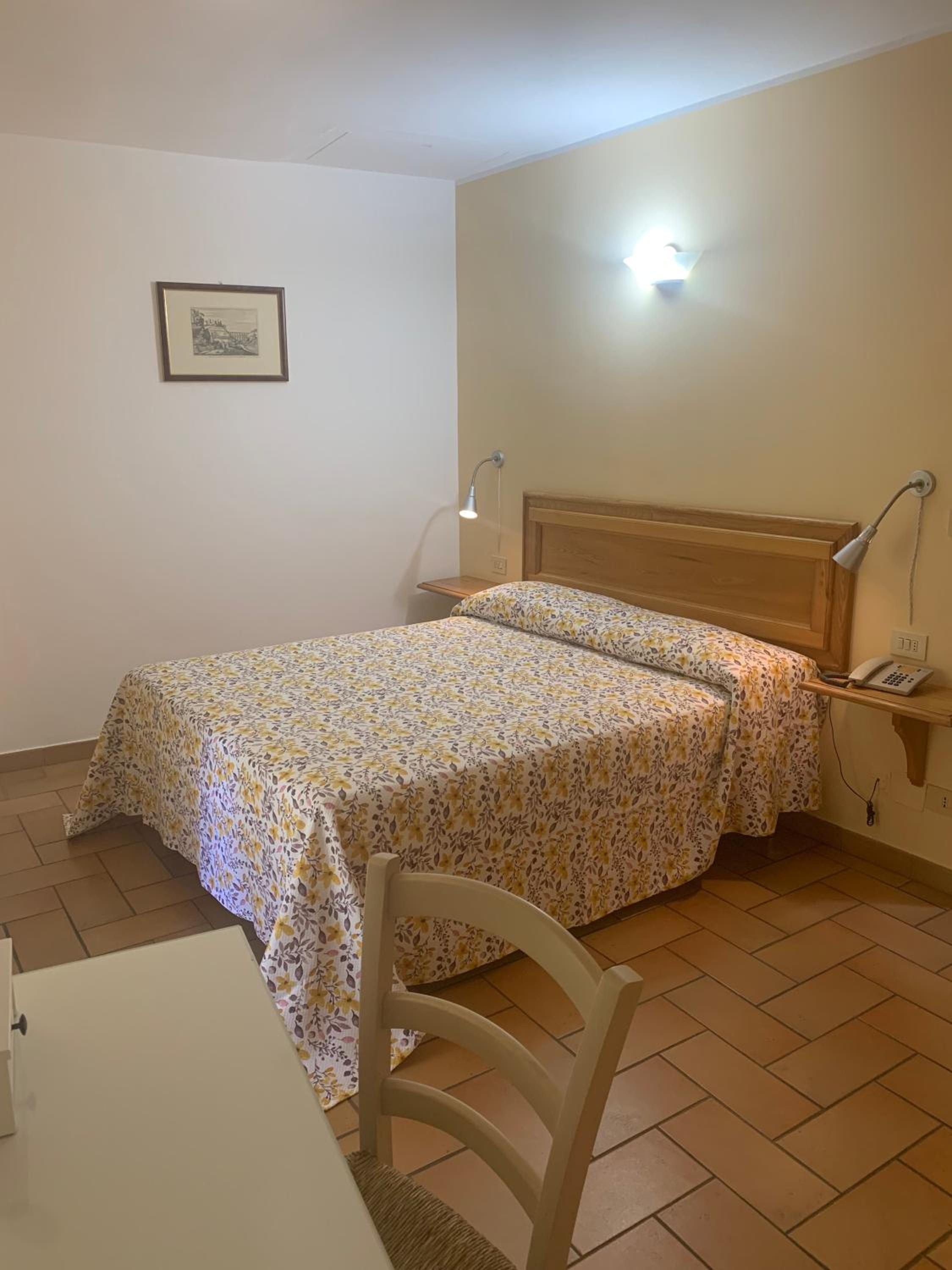 Superior Double or Twin Room - Photo 9