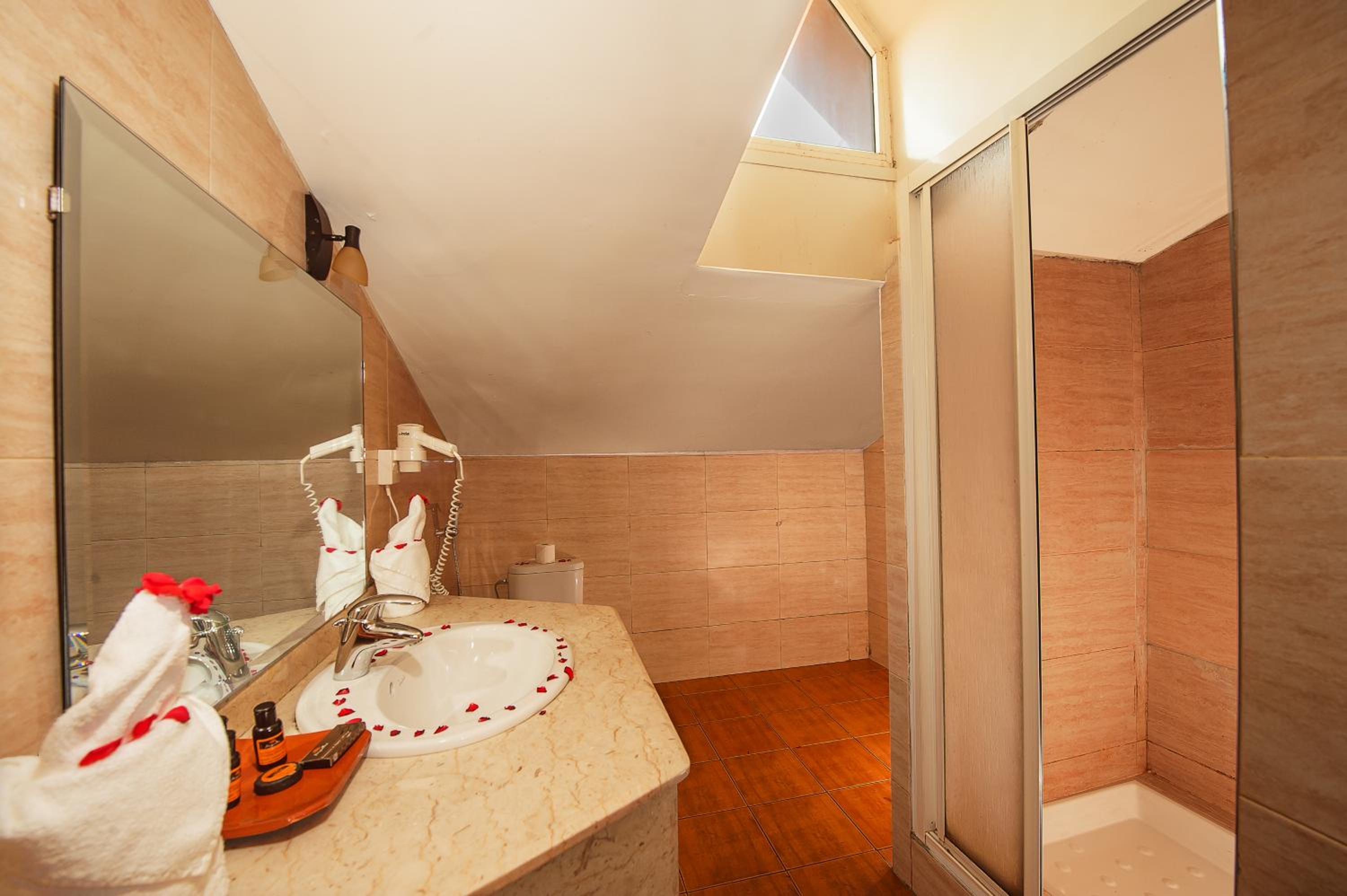 Double Room - Photo 2