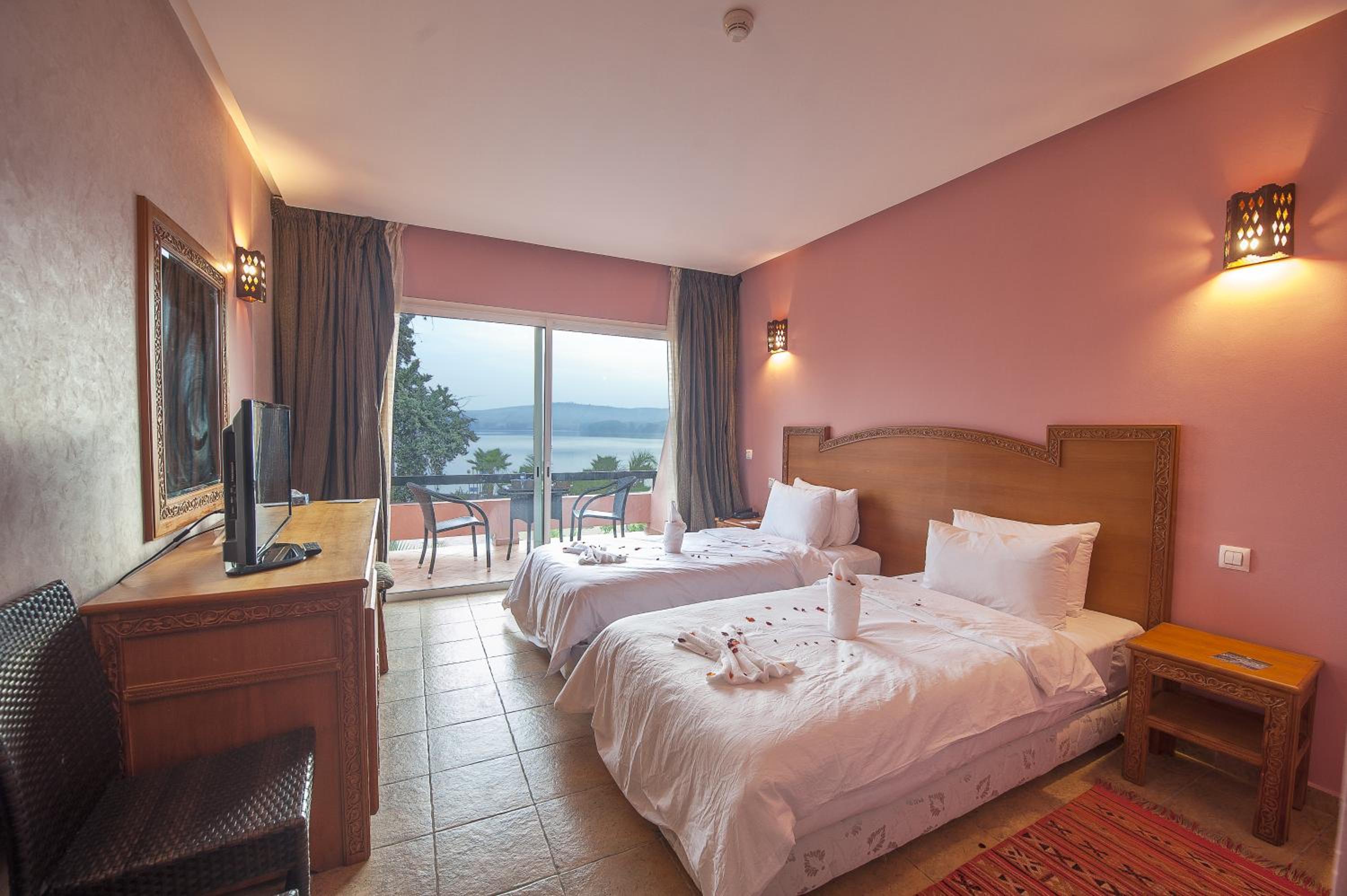 Double Room - Photo 8
