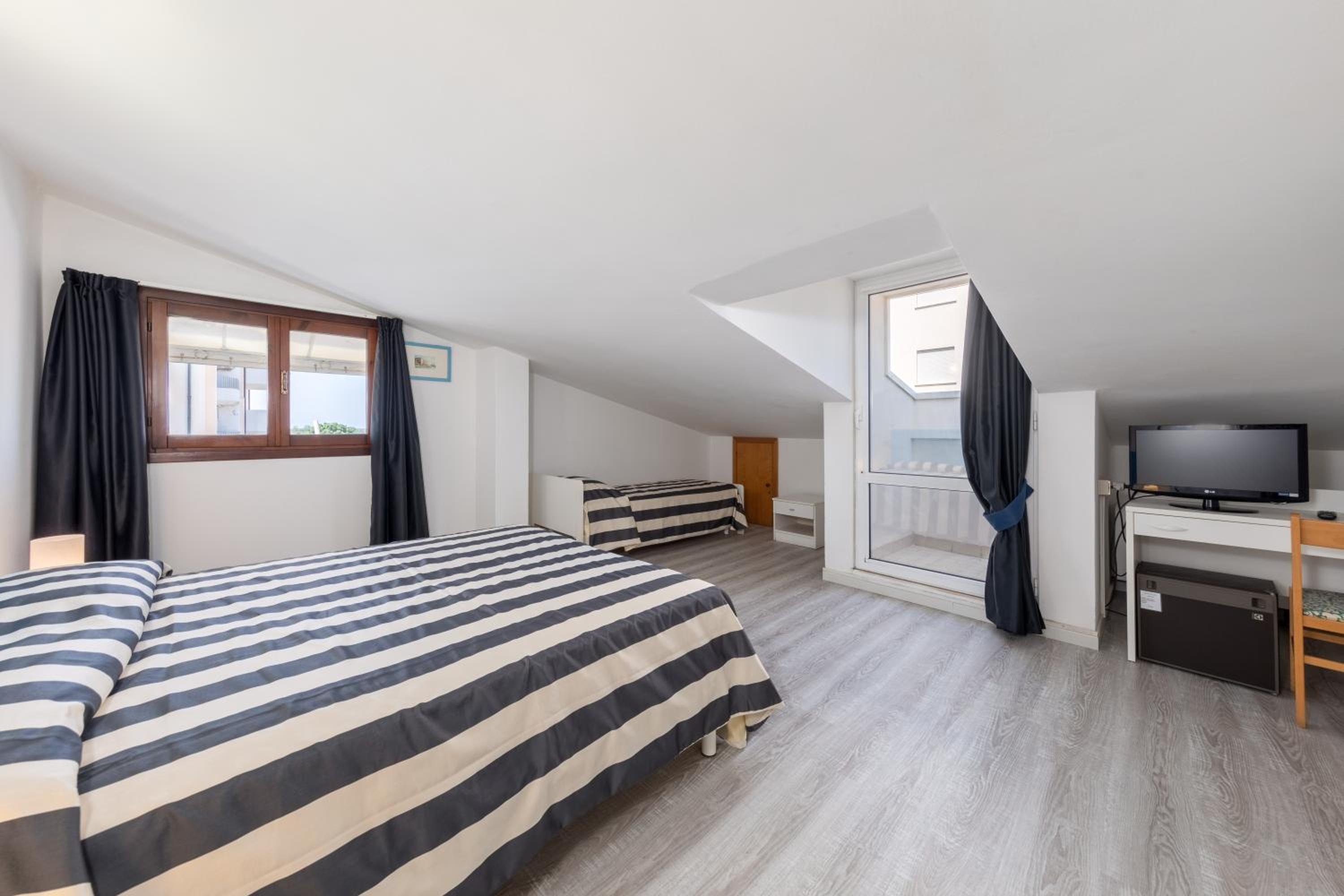 Triple Room - Attic