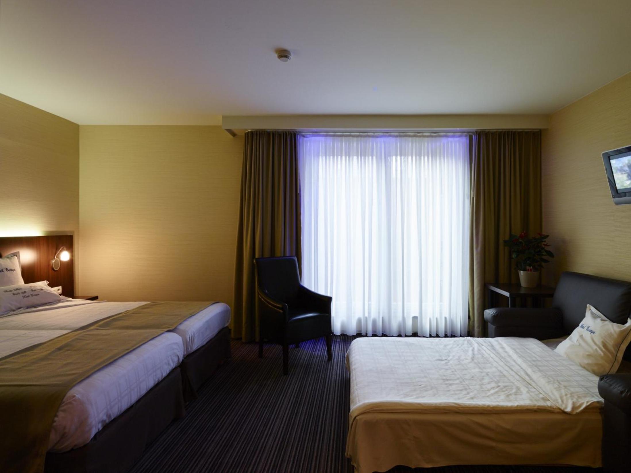 Superior Double Room with Sofa - Photo 1