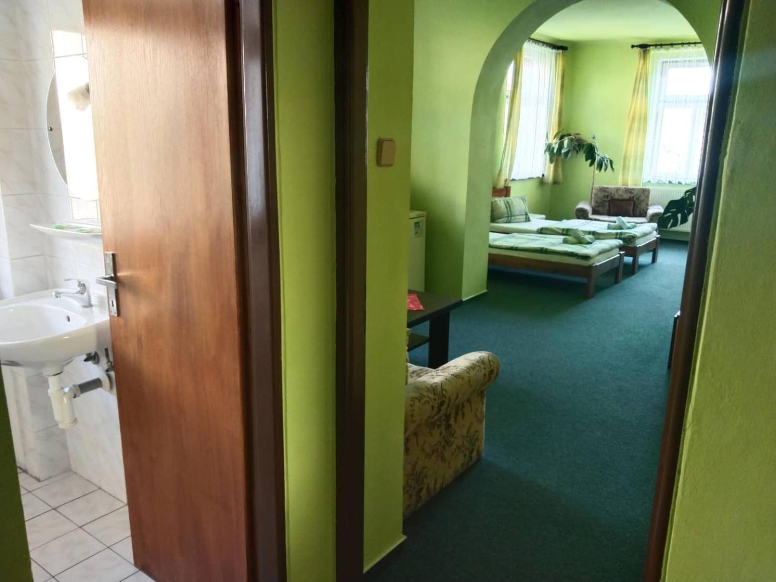 Double Room - Photo 7