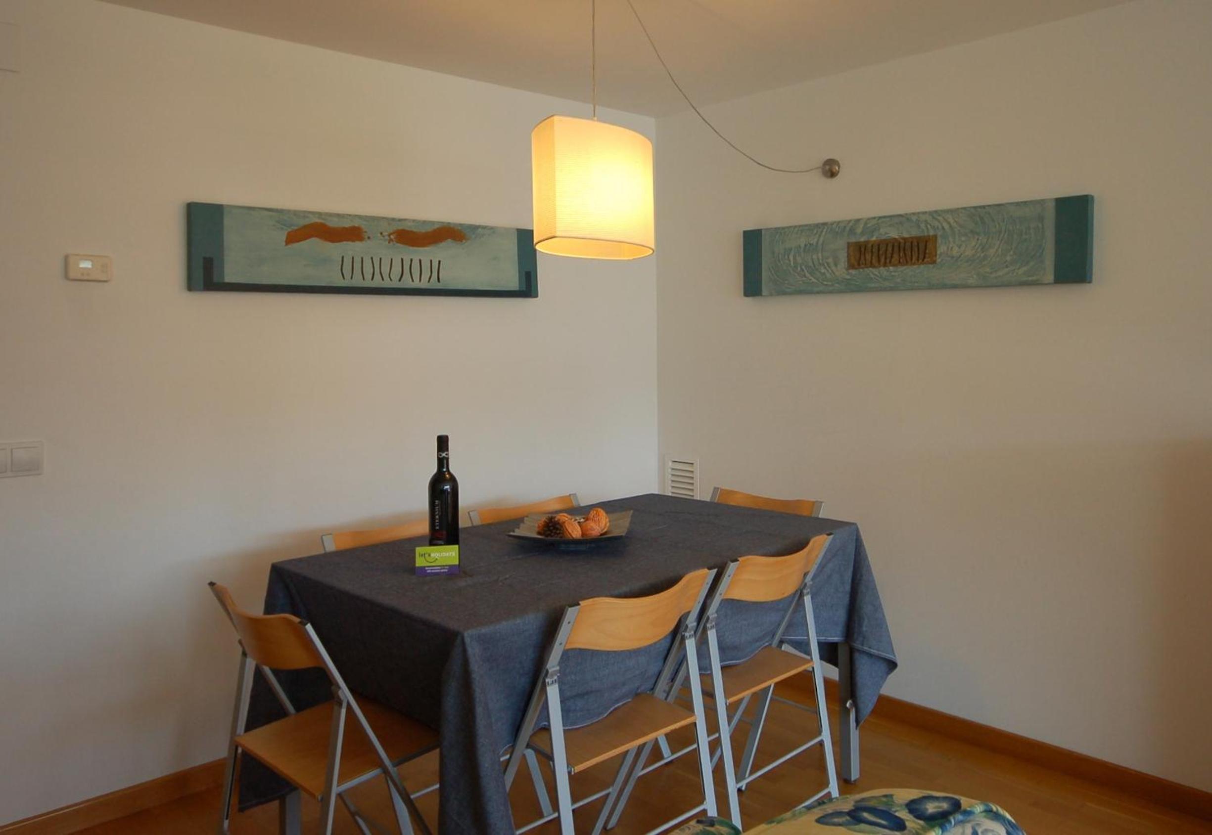 Apartment photo 2