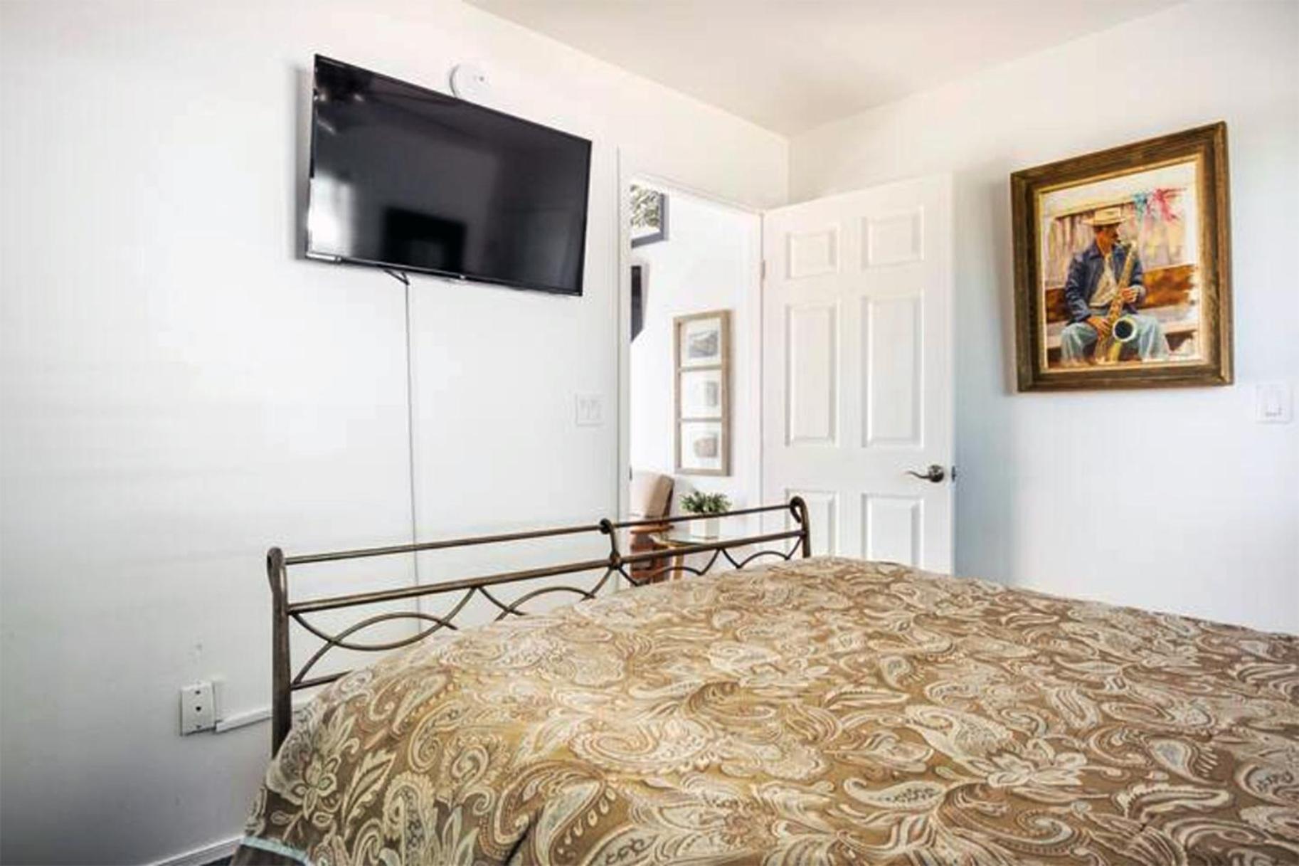 Two-Bedroom House photo 1
