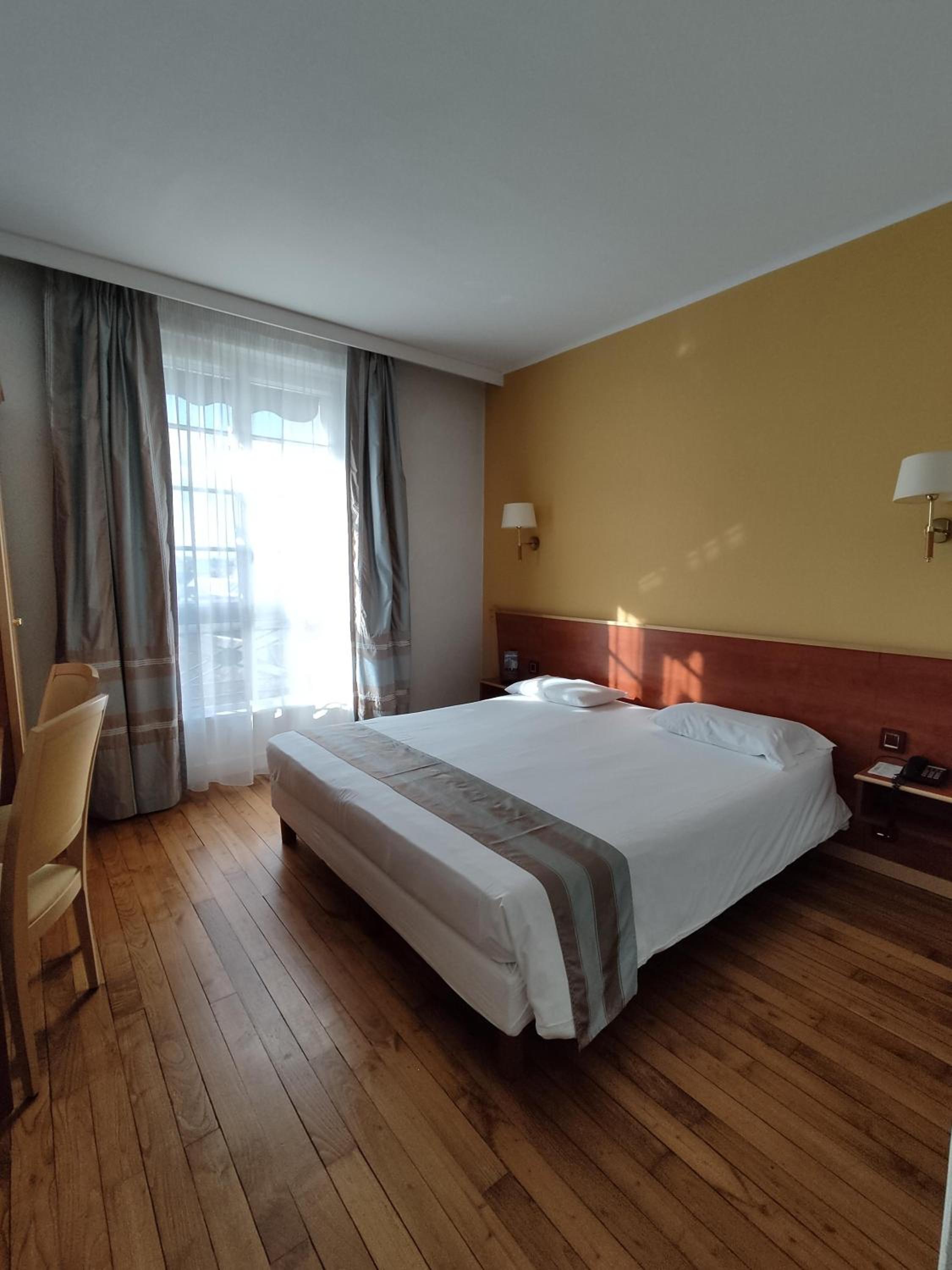 Double Room - Photo 14