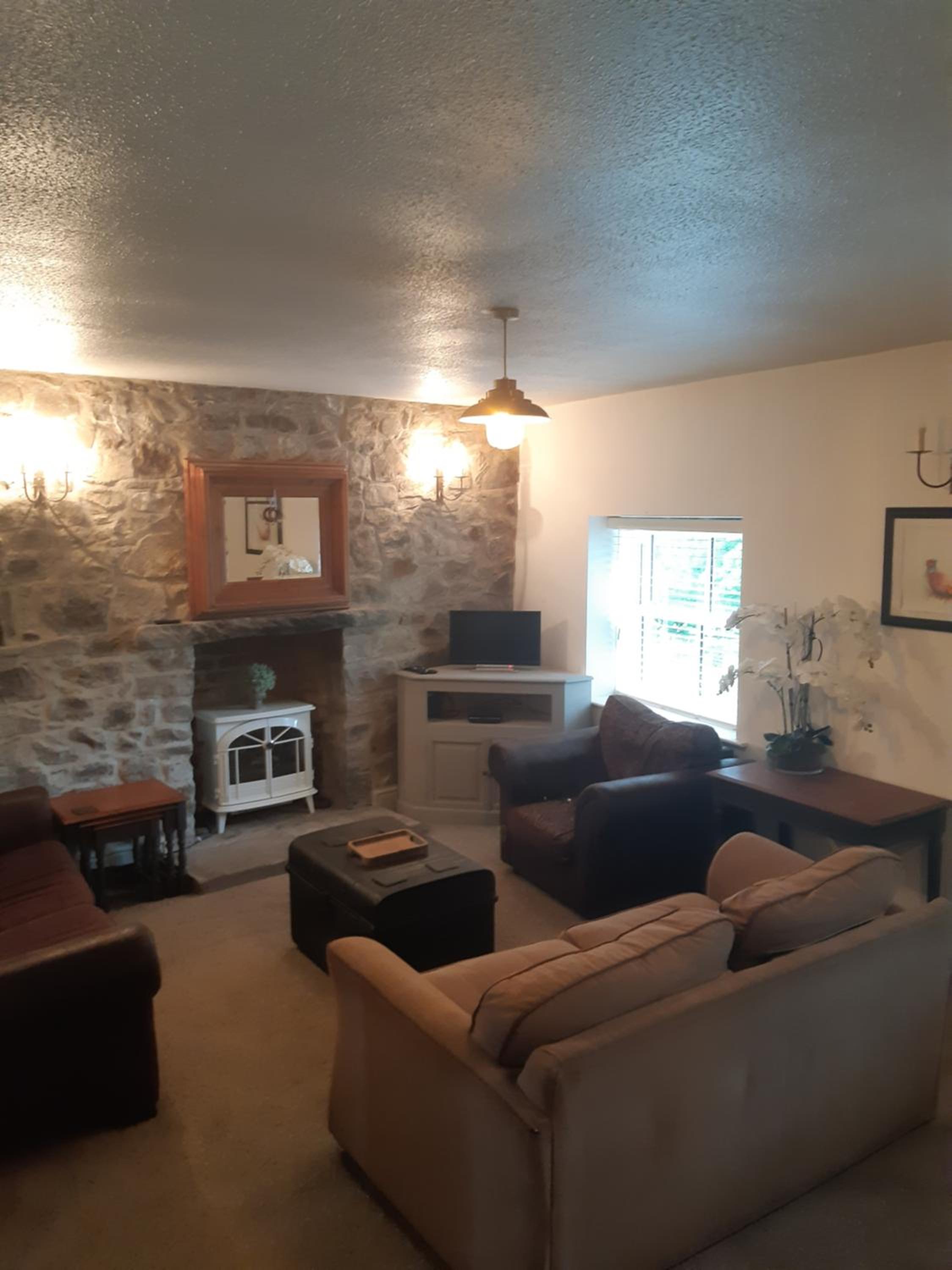 Two-Bedroom Apartment - Photo 11
