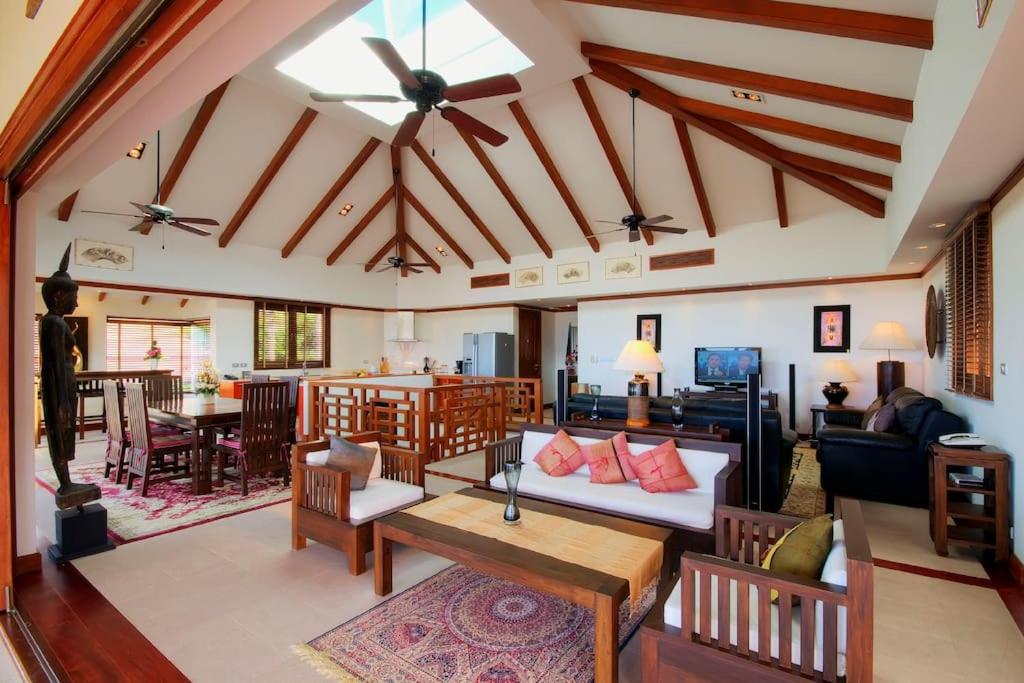 Three-Bedroom Villa - Photo 7