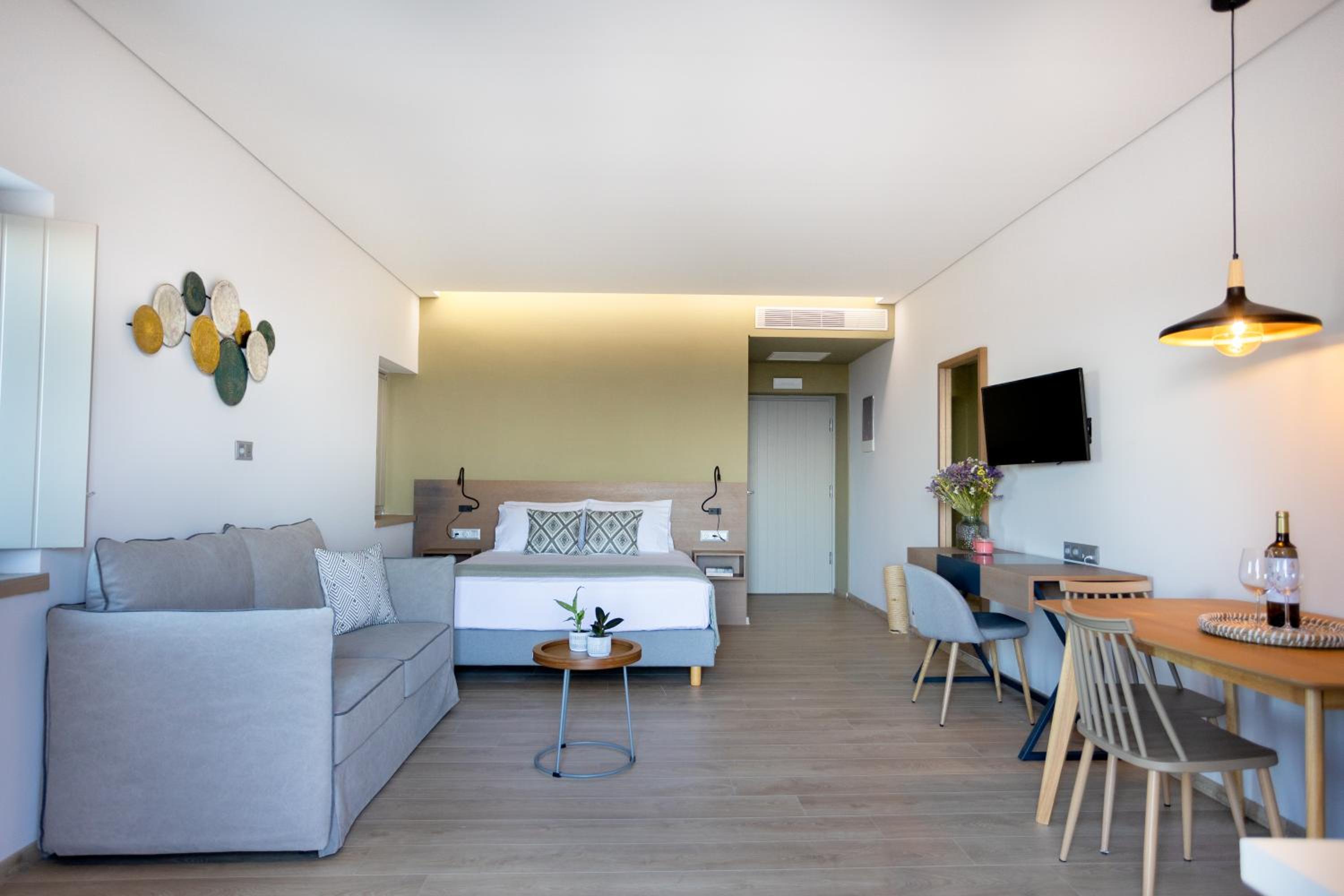 Deluxe Suite with Sea View