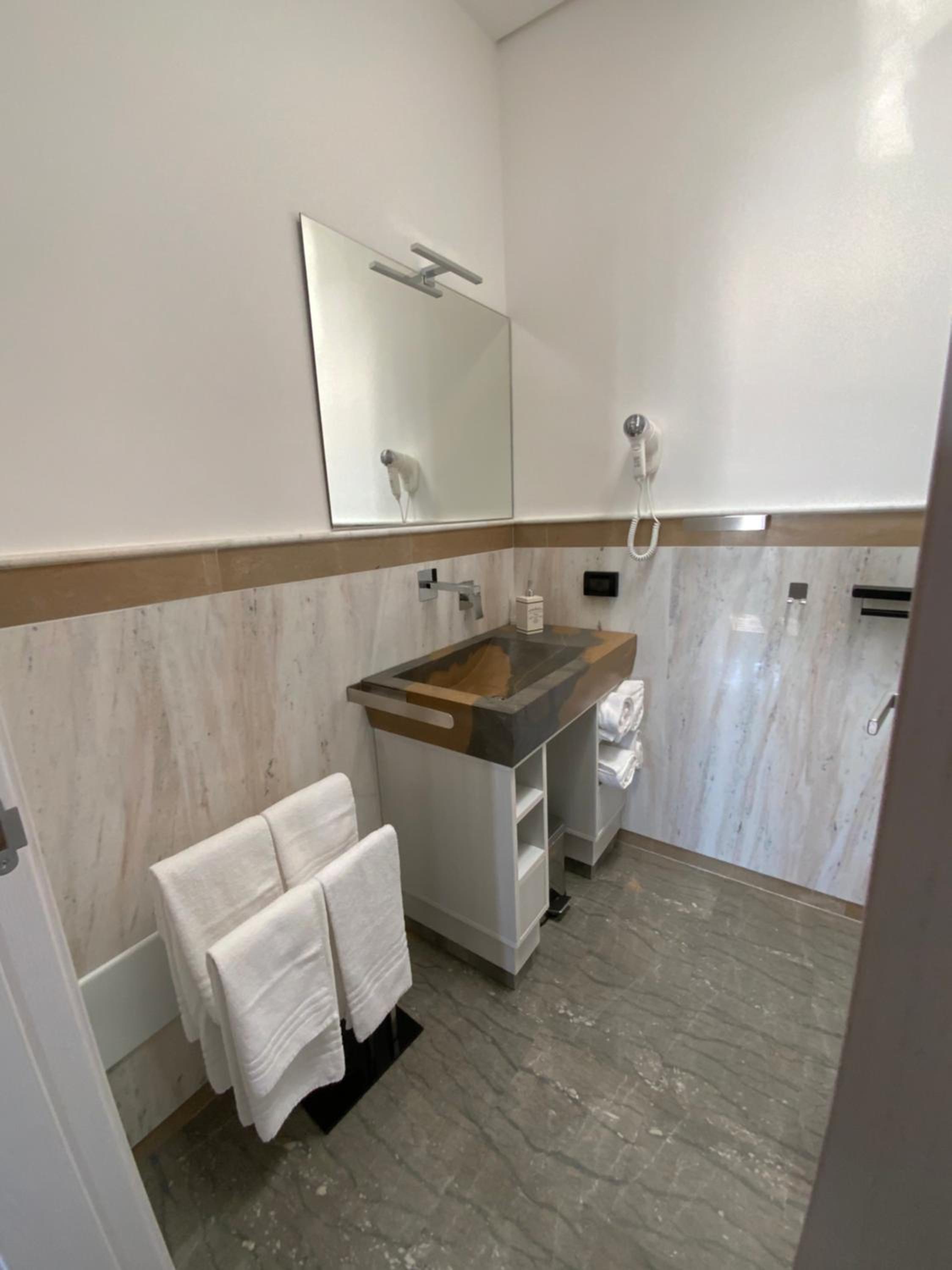 Double or Twin Room photo 3