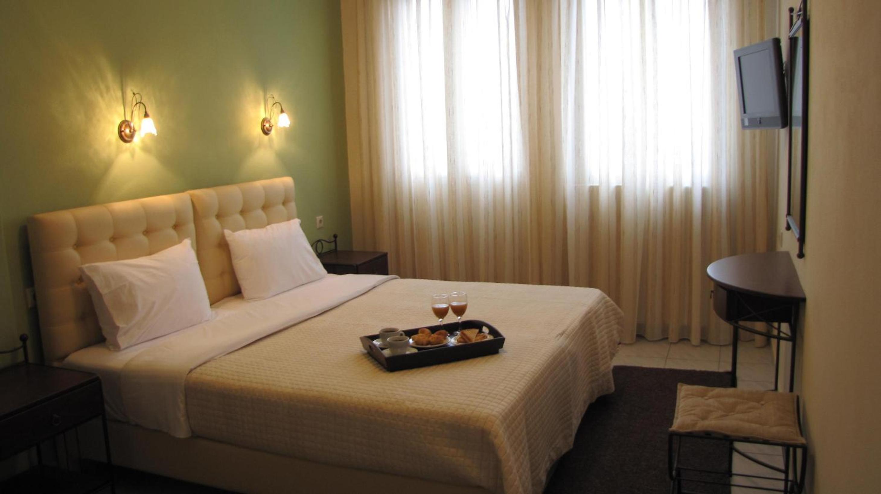 Double or Twin Room - Photo 4
