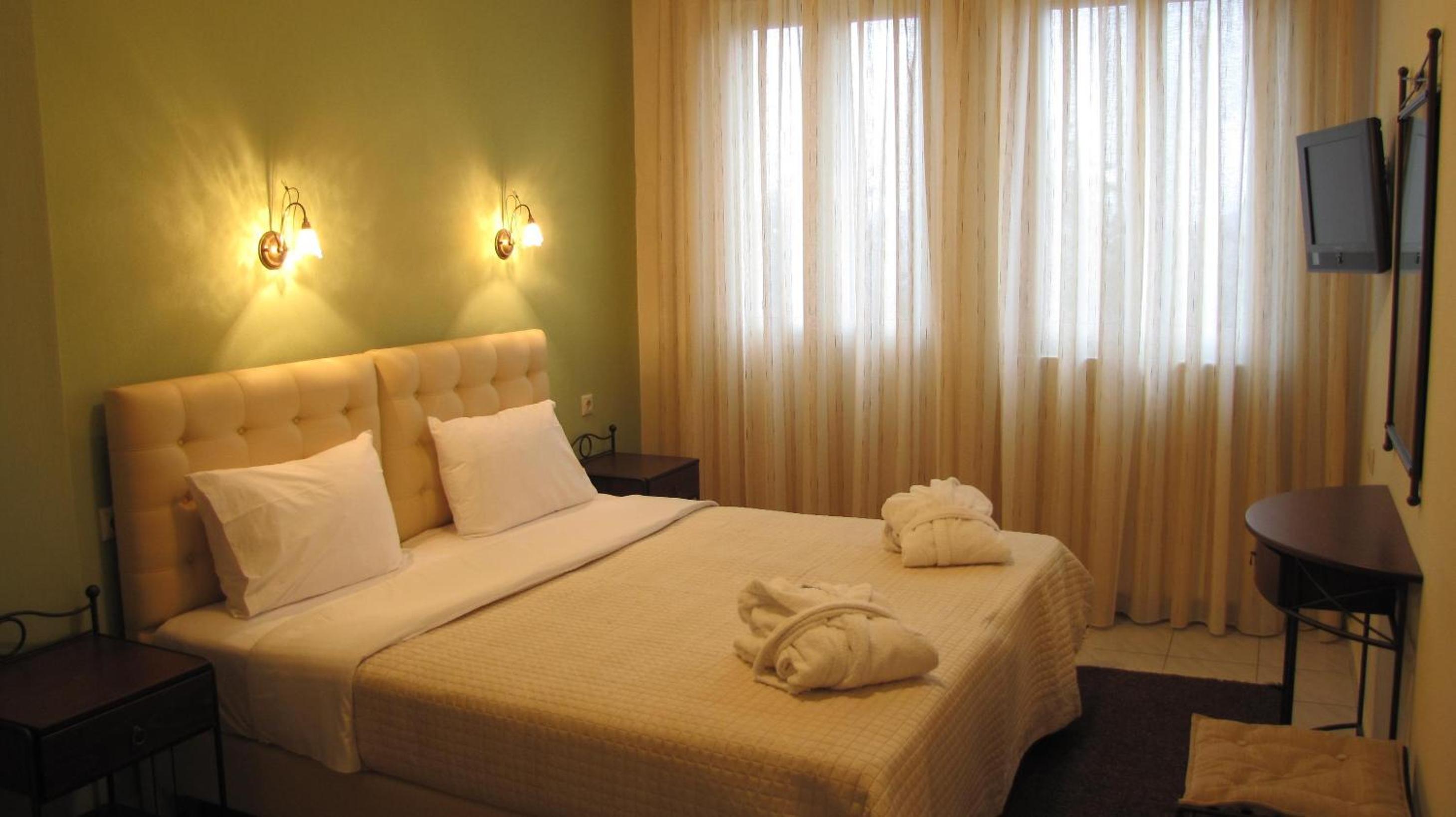 Double or Twin Room - Photo 10