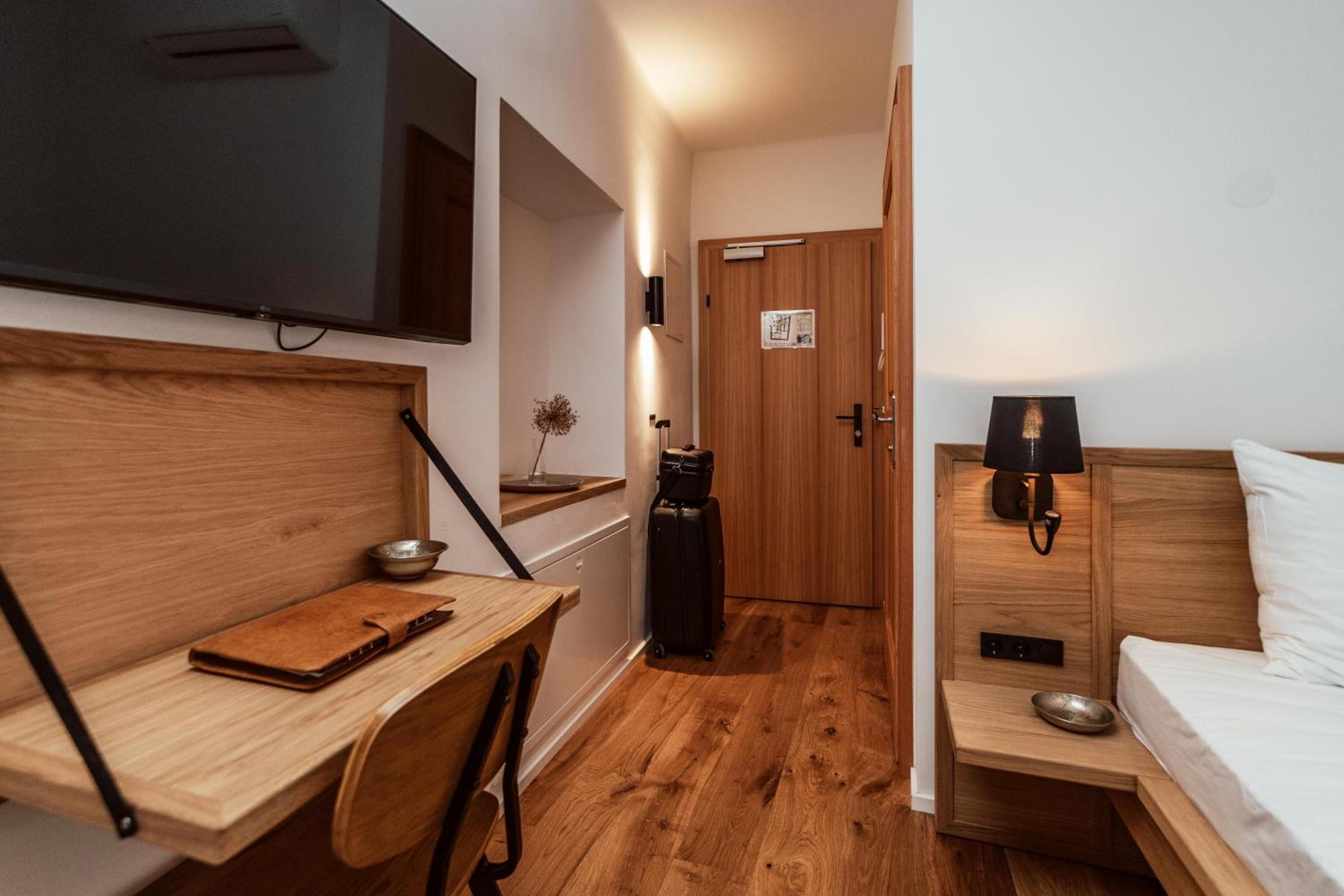 Large Single Room photo 1