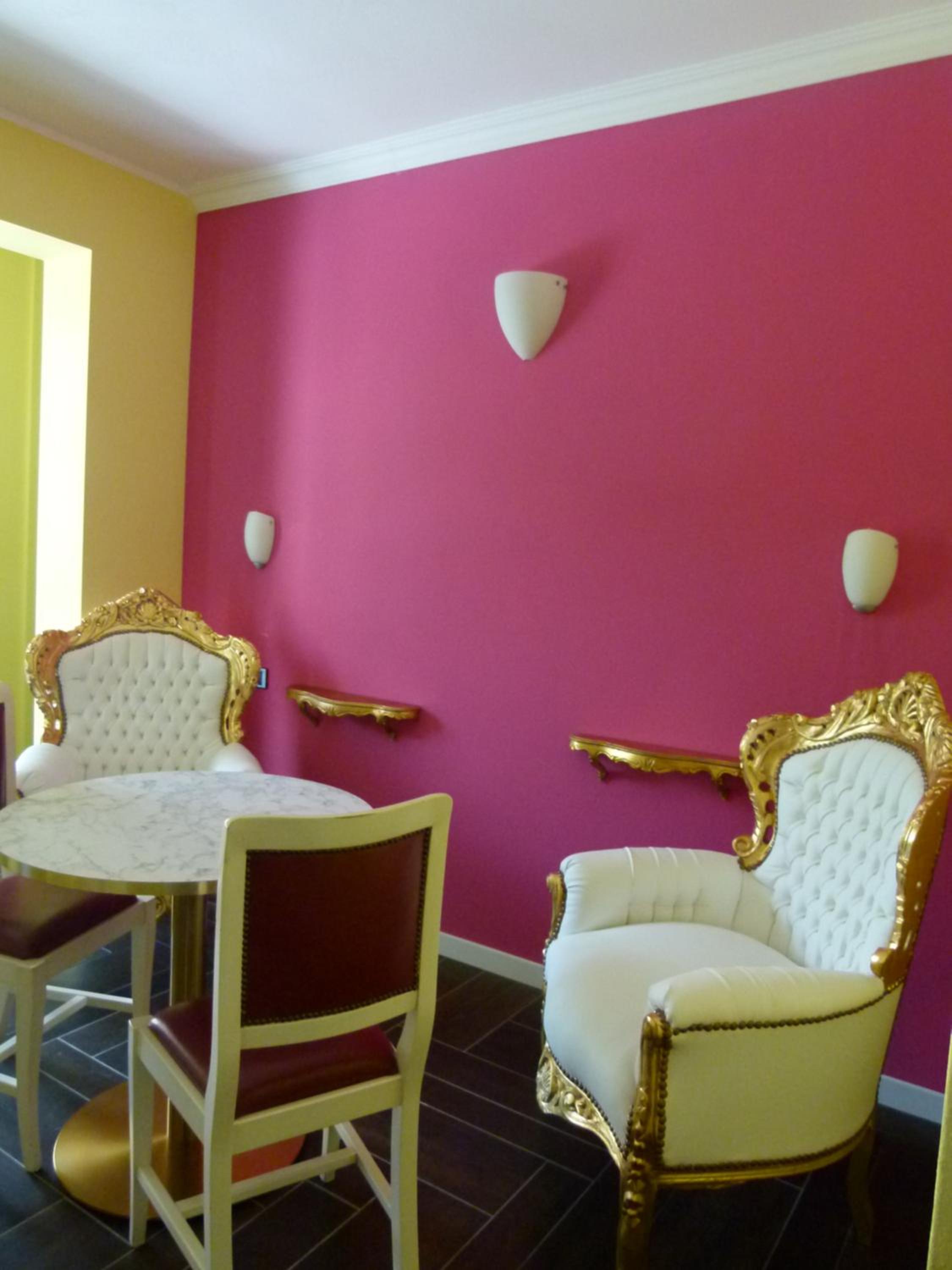 Deluxe Queen Suite with Balcony photo 1