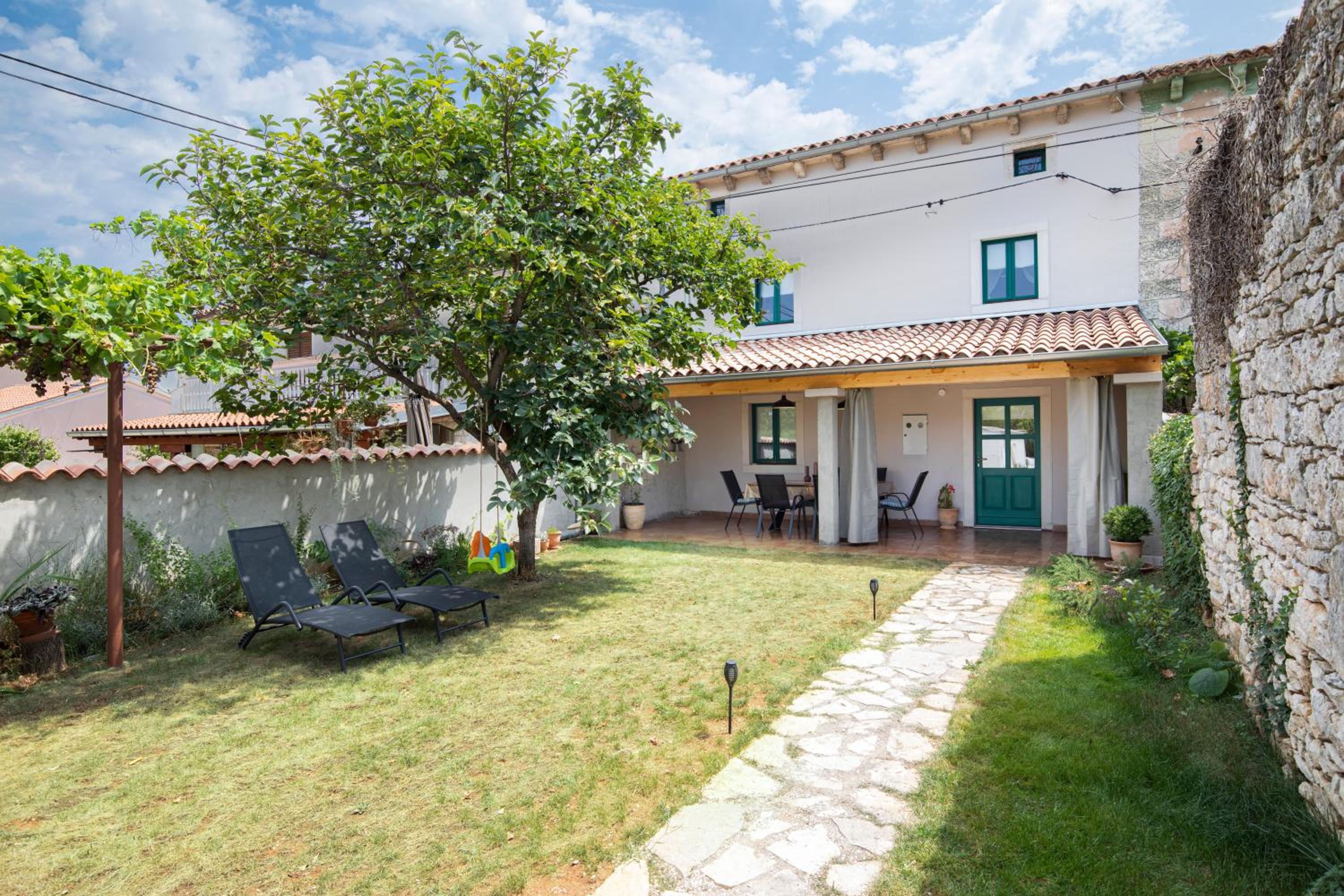 Three-Bedroom House photo 2