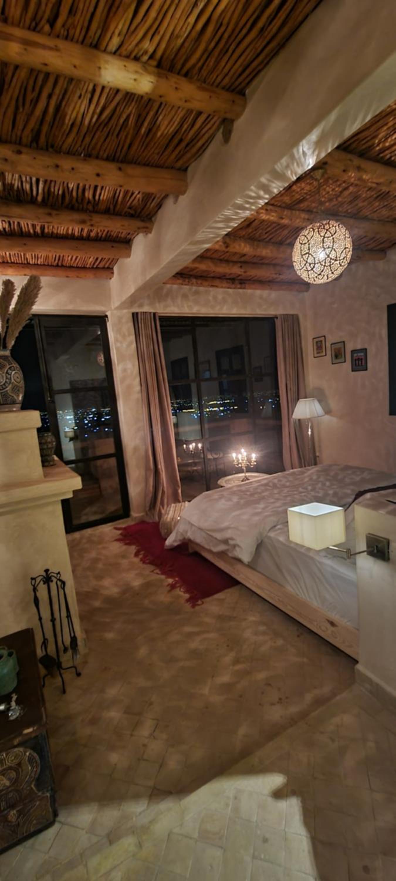 Deluxe Room (2 Adults + 1 Child) - Photo 6