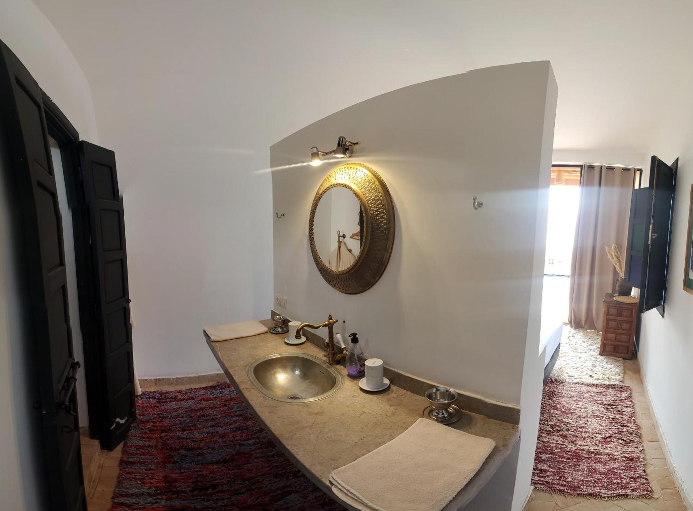 Standard Double Room - Photo 5