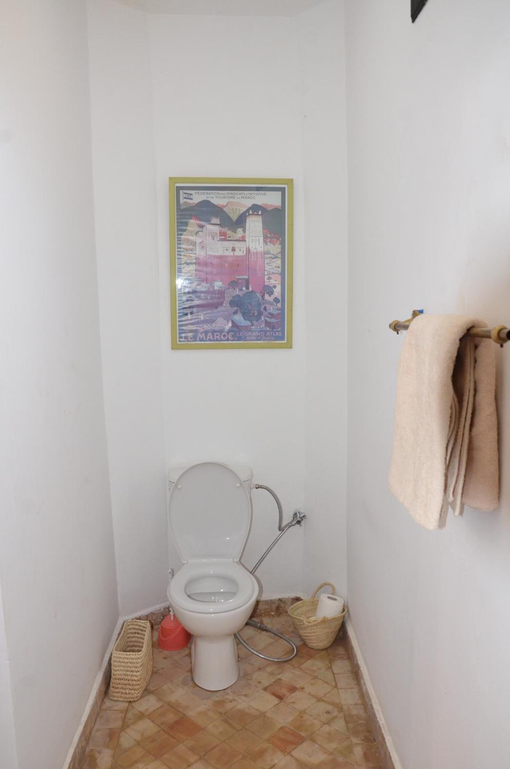 Deluxe Room (2 Adults + 1 Child) - Photo 12