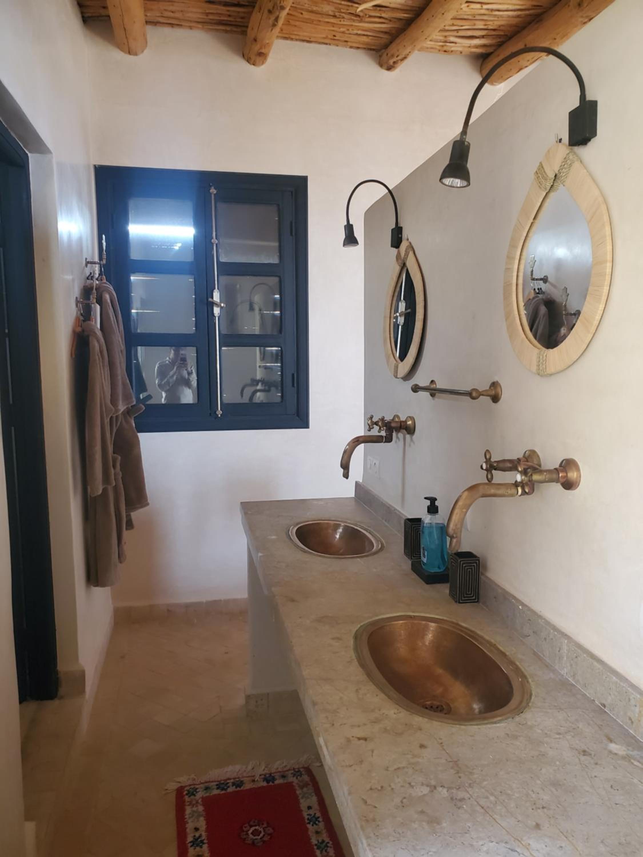 Deluxe Double Room (1 adult + 1 child) - Photo 8