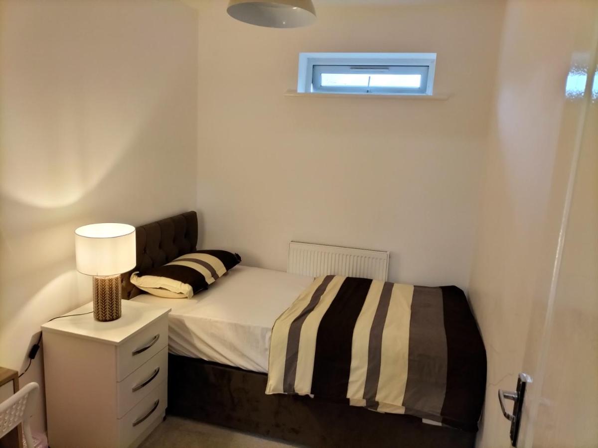 Single Room with Shared Bathroom photo 3