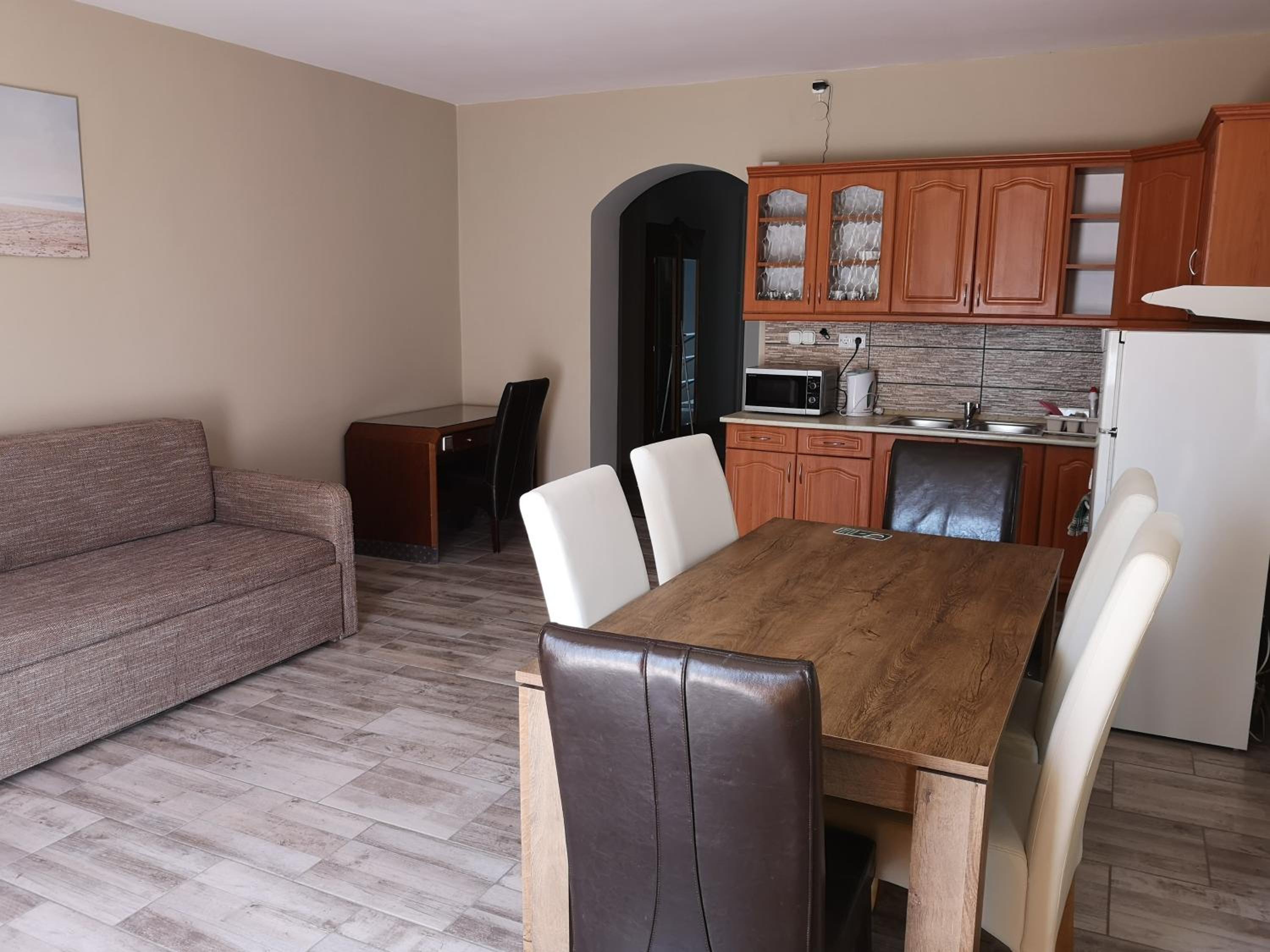 Three-Bedroom Suite photo 2