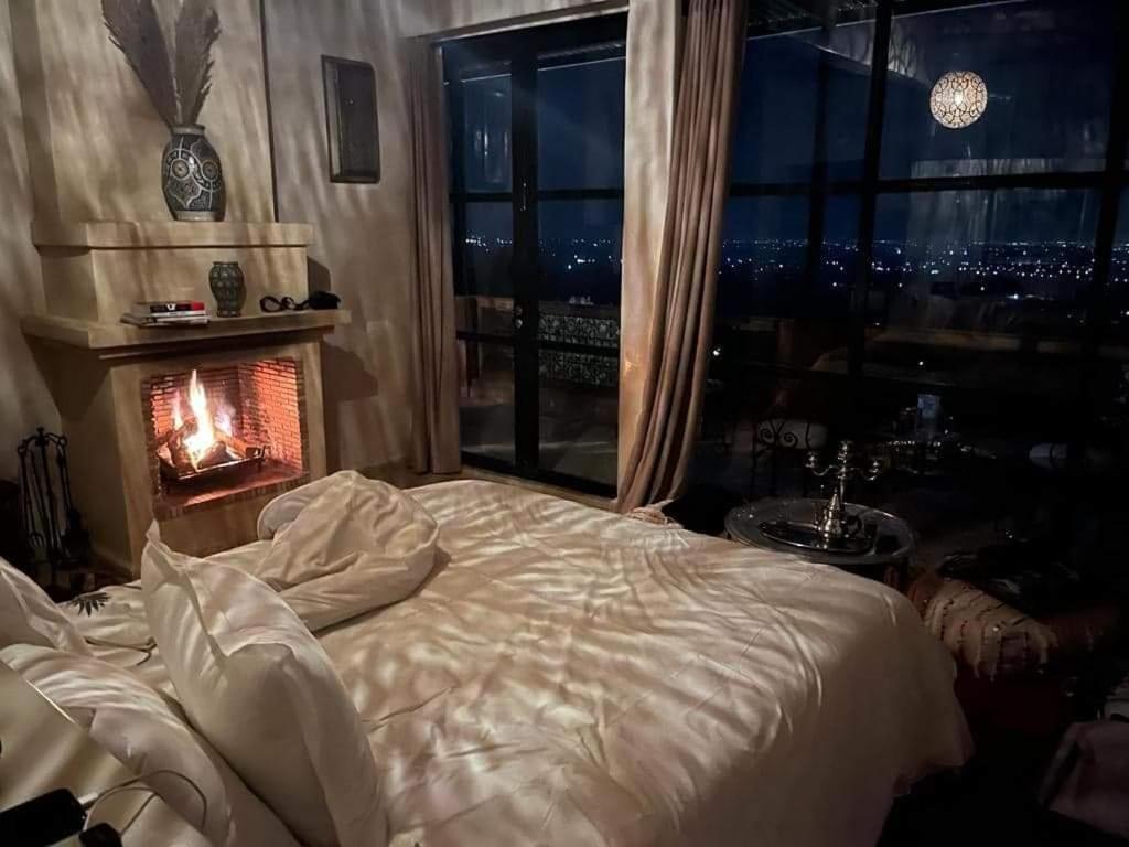 Deluxe Room (2 Adults + 1 Child) - Photo 14