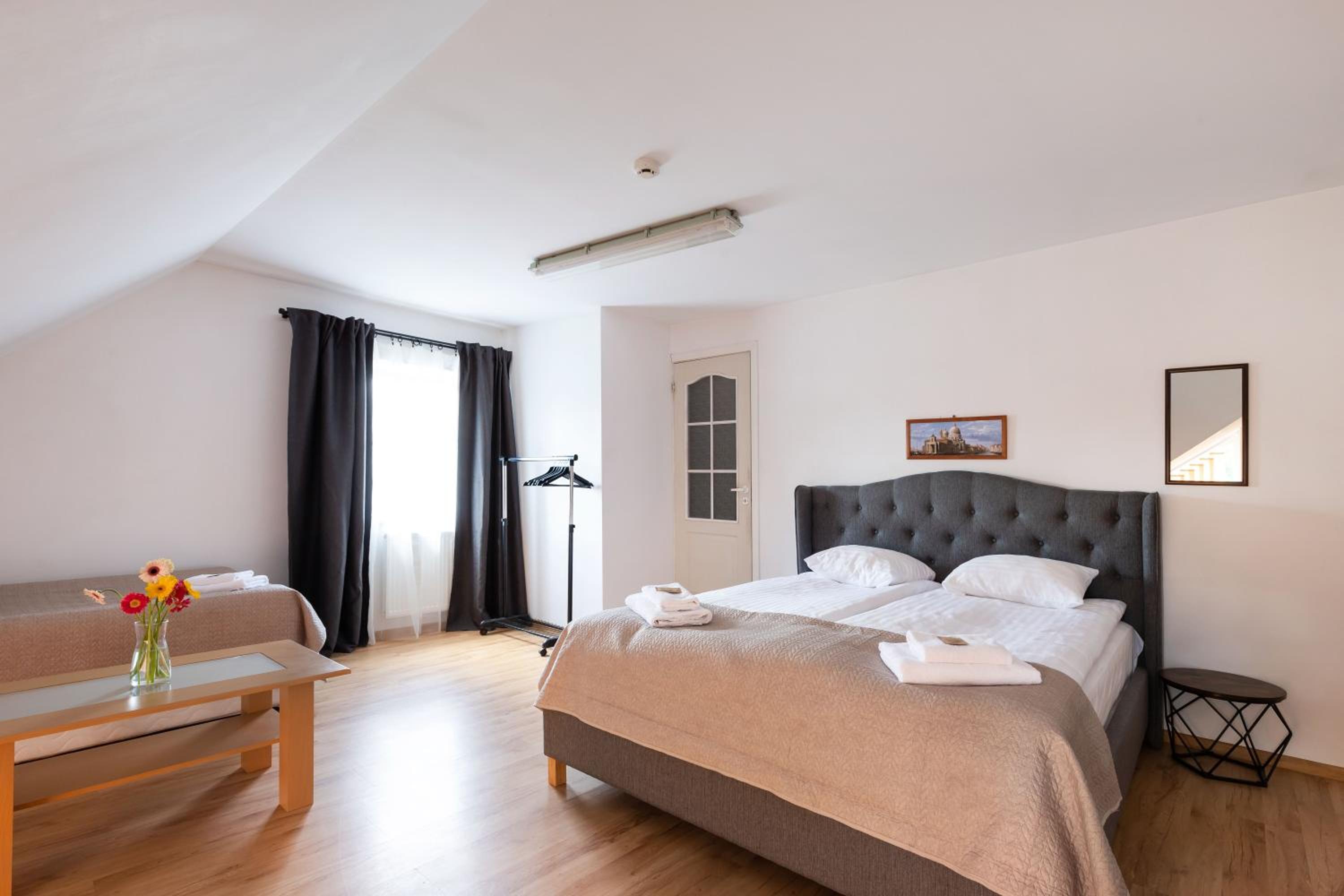 Comfort Triple Room with Shower - Photo 1