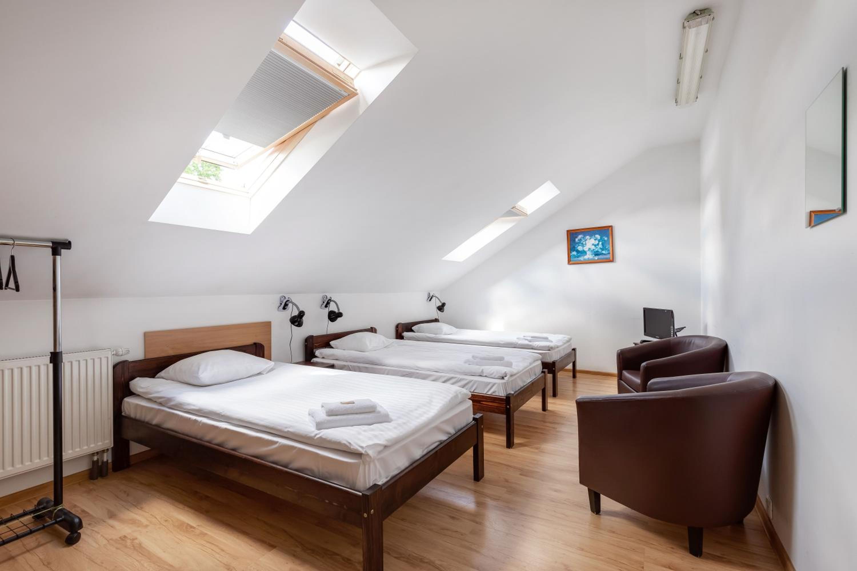 Comfort Triple Room with Shower - Photo 2