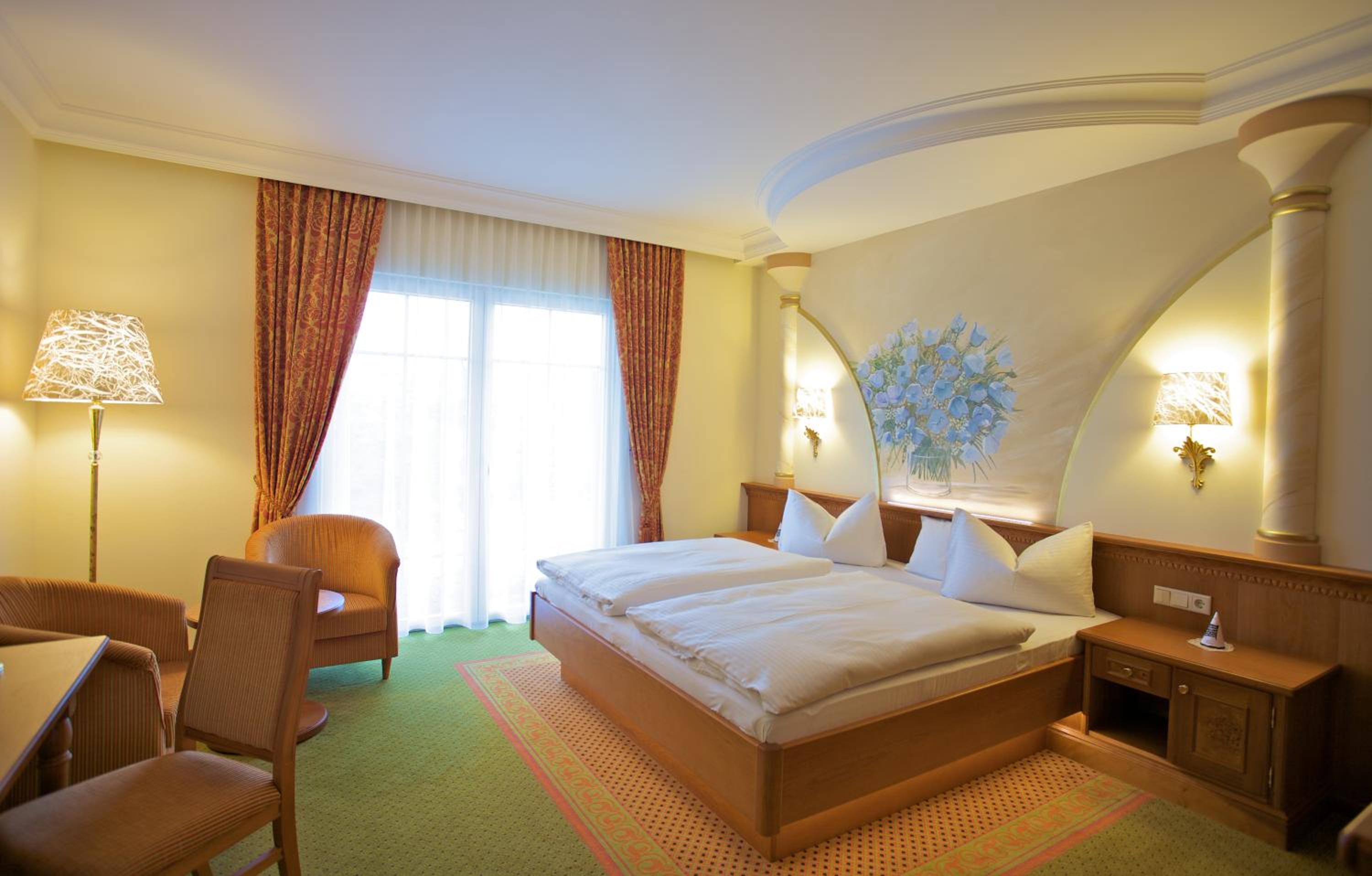 Deluxe Double Room - Photo 9