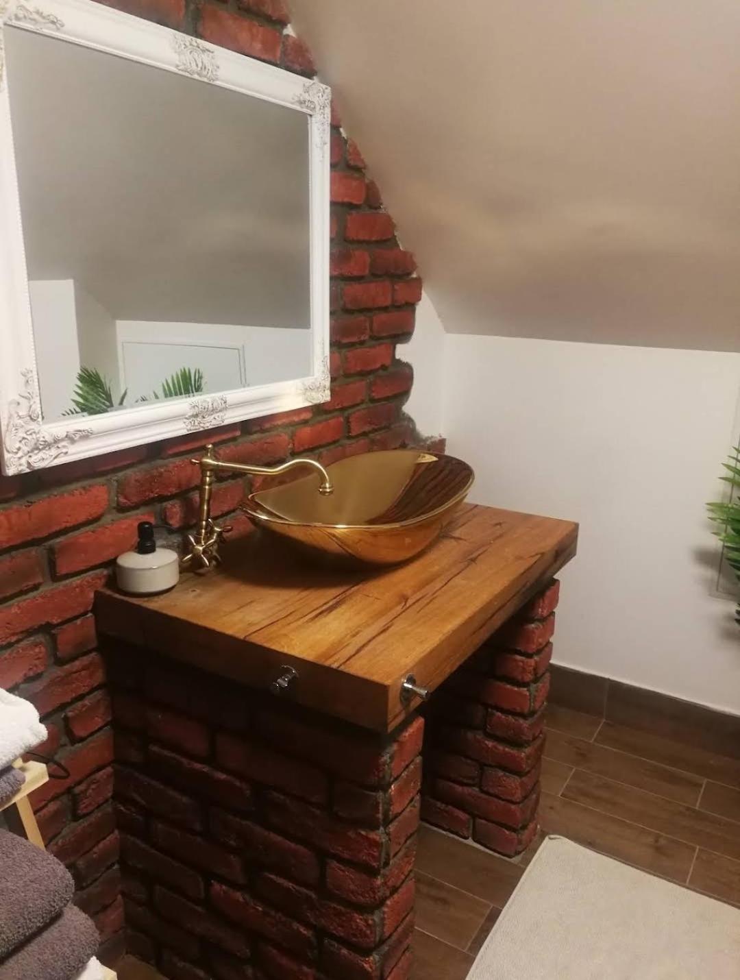 Four-Bedroom House - Photo 19