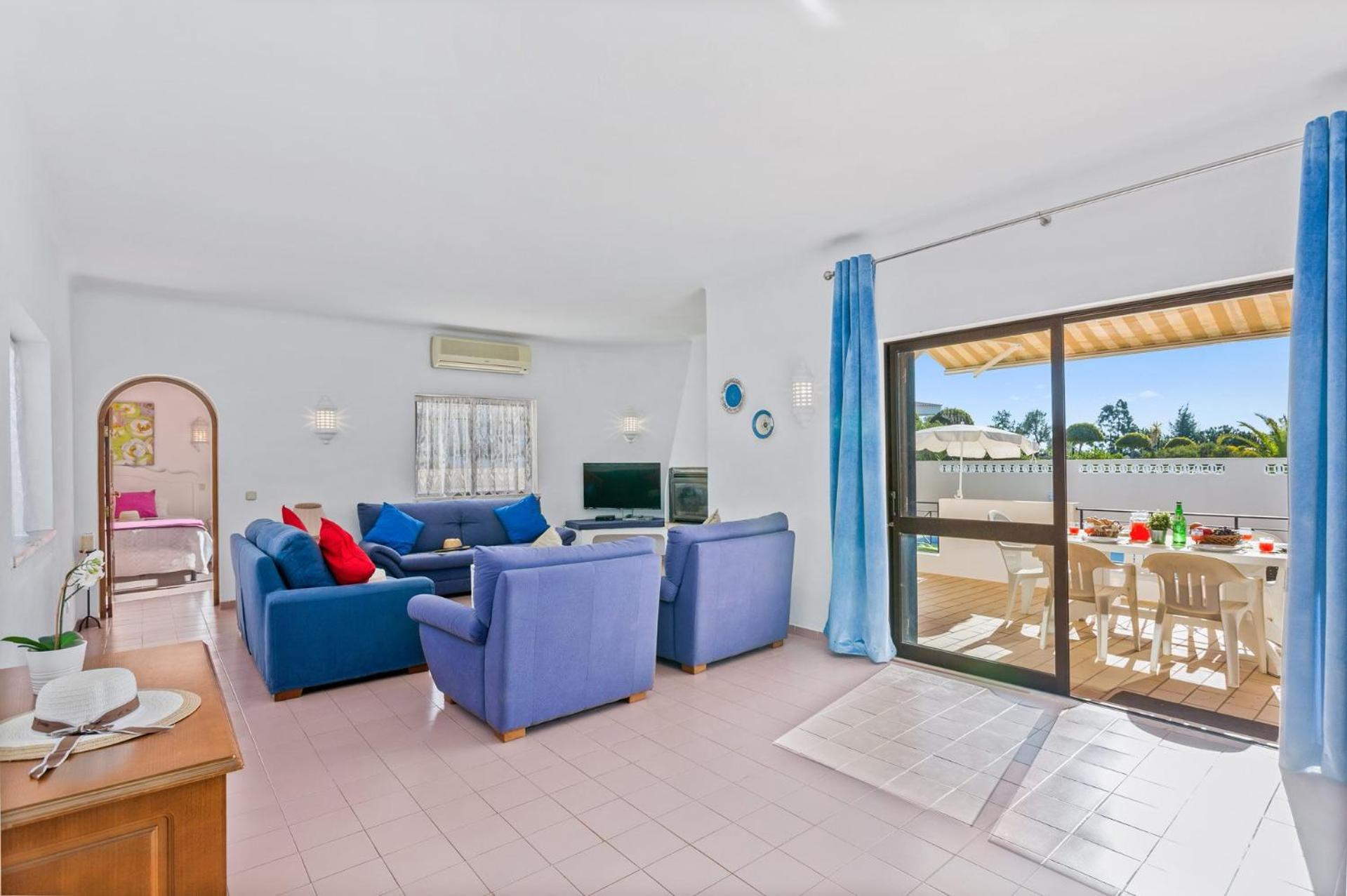Villa photo 2