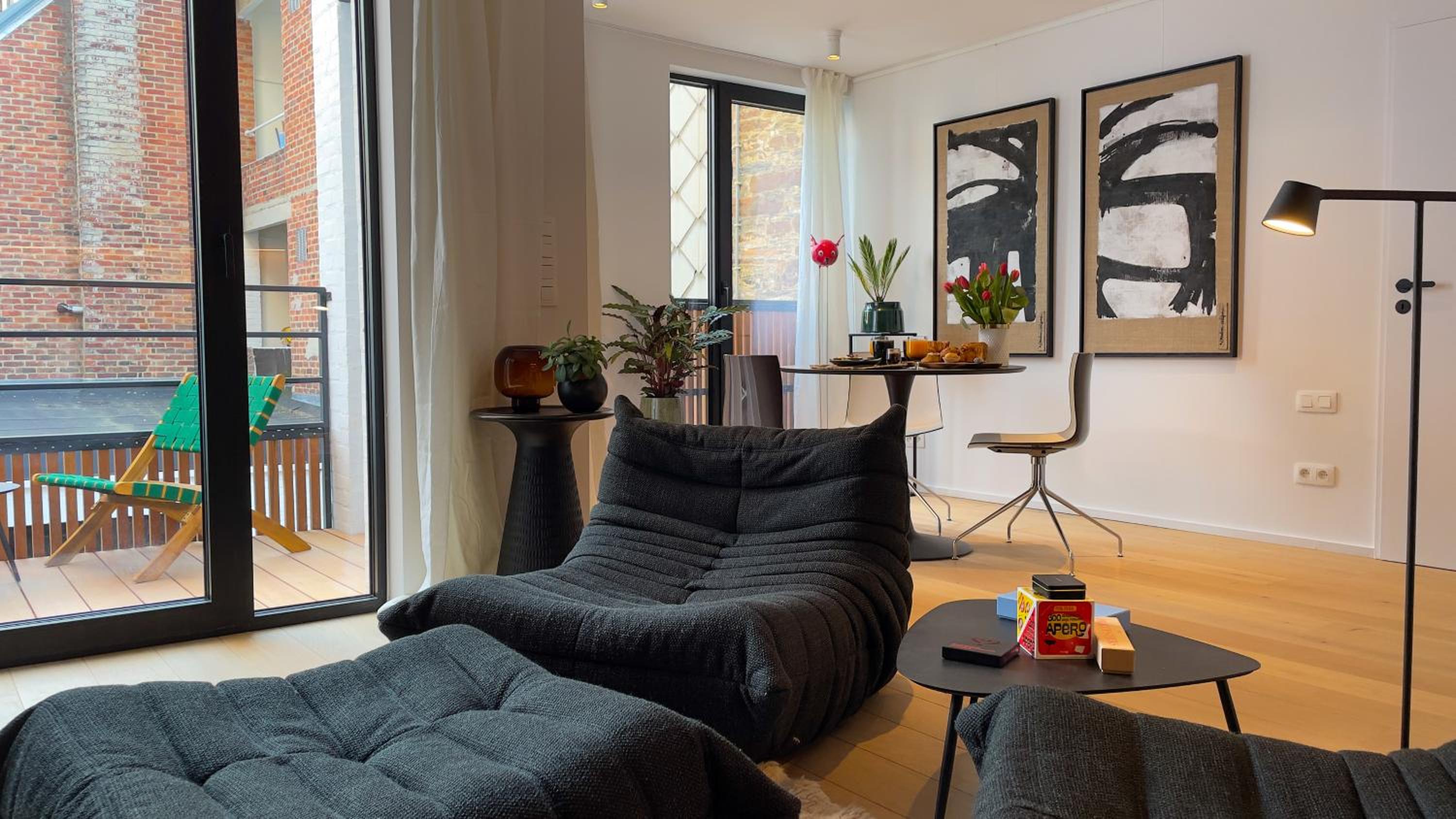 One-Bedroom Apartment photo 1