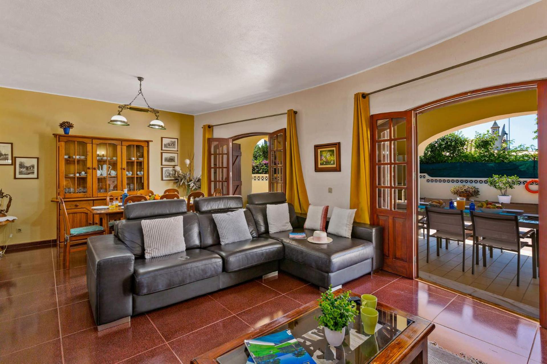 Villa photo 3