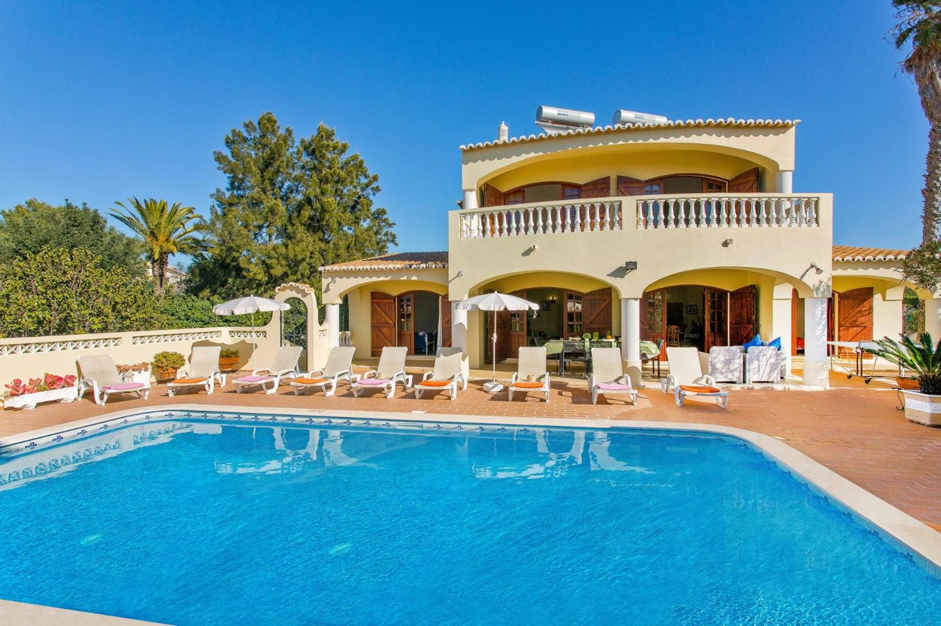 Villa photo 2