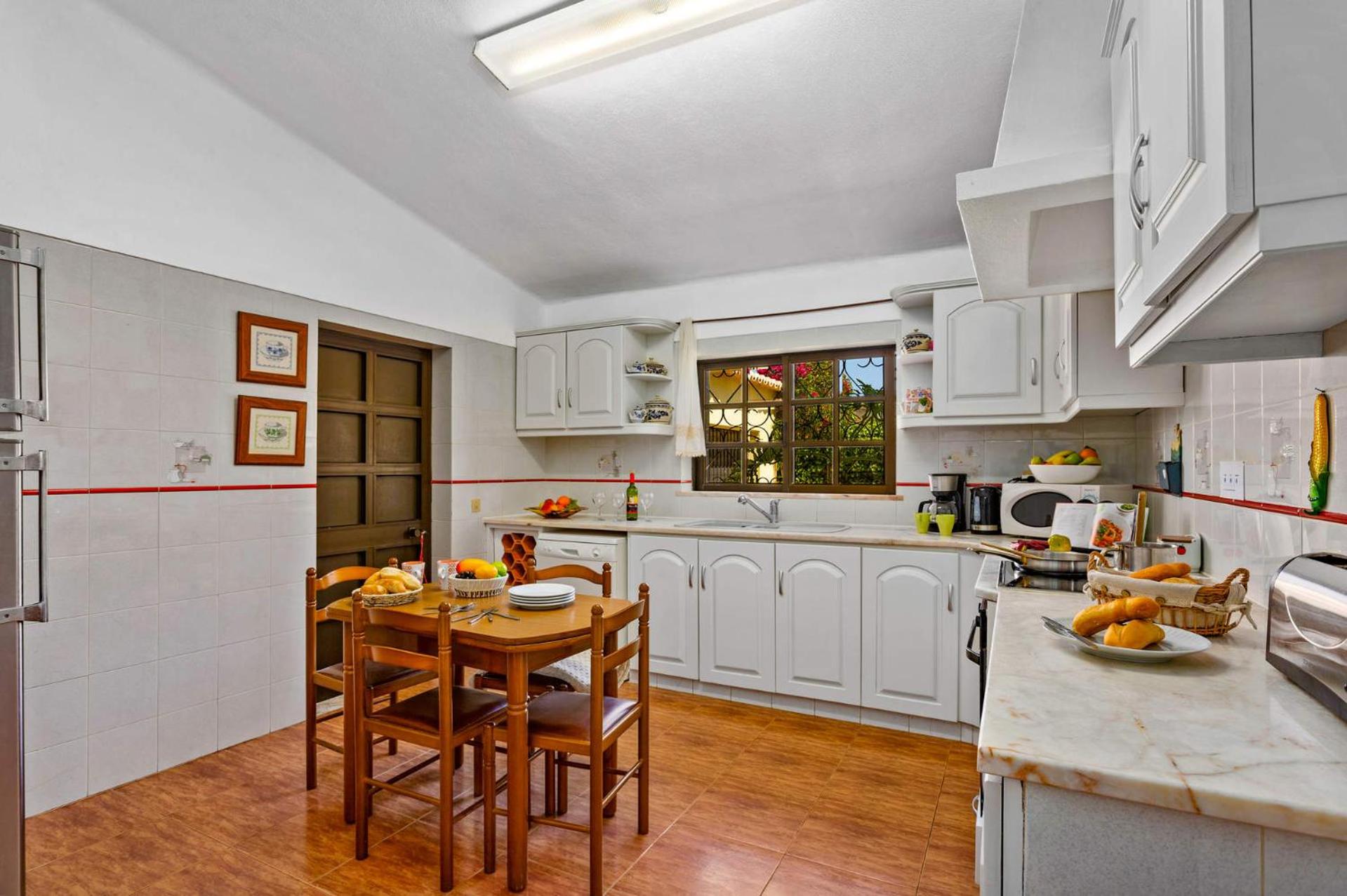 Villa photo 3