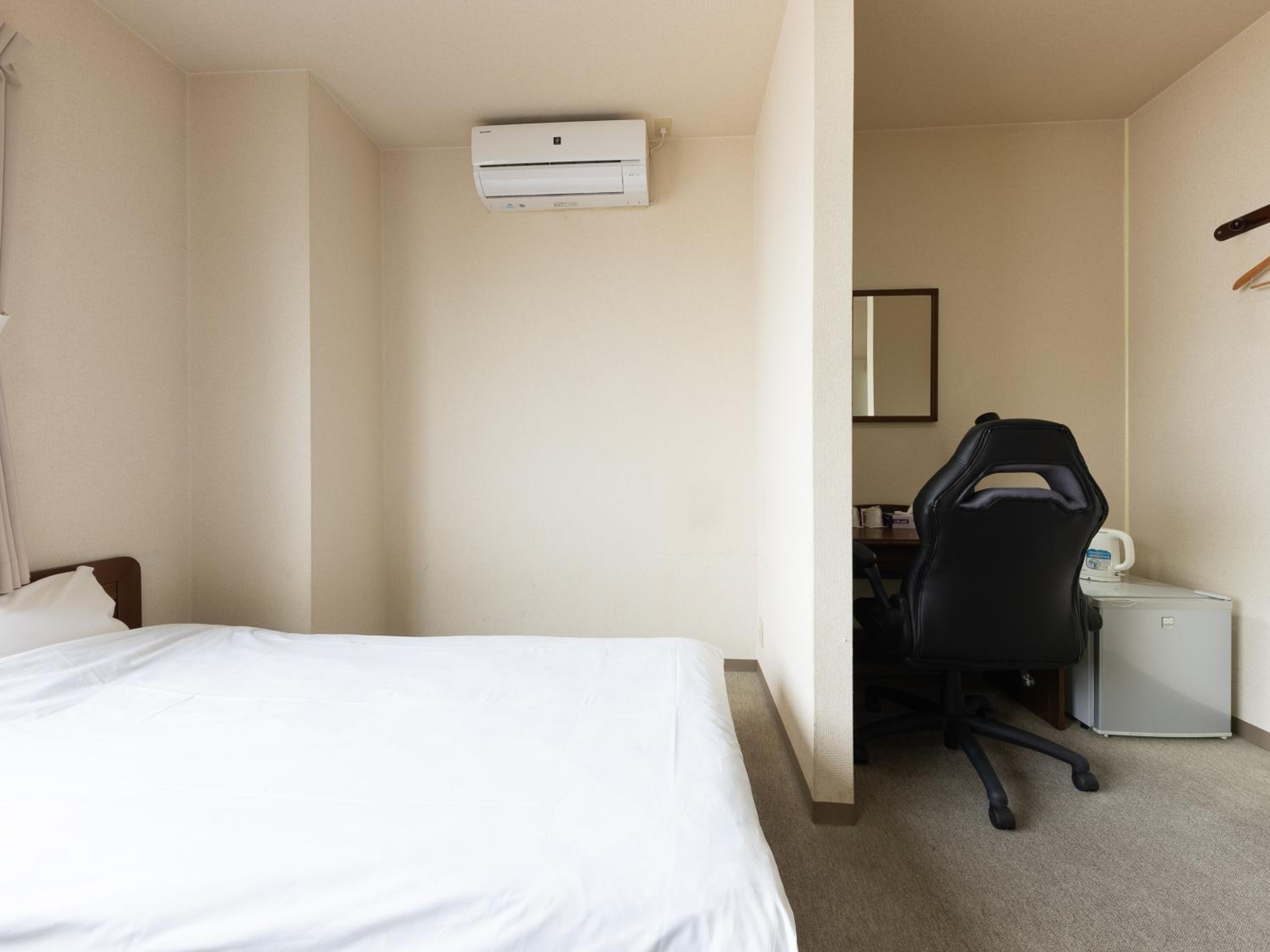 Twin Room Smoking - Photo 4