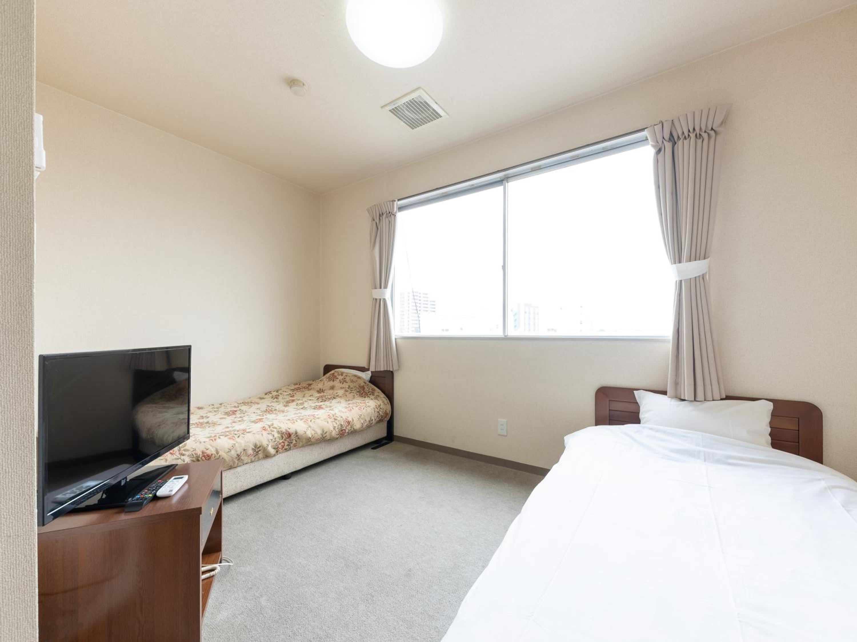 Twin Room Smoking - Photo 5