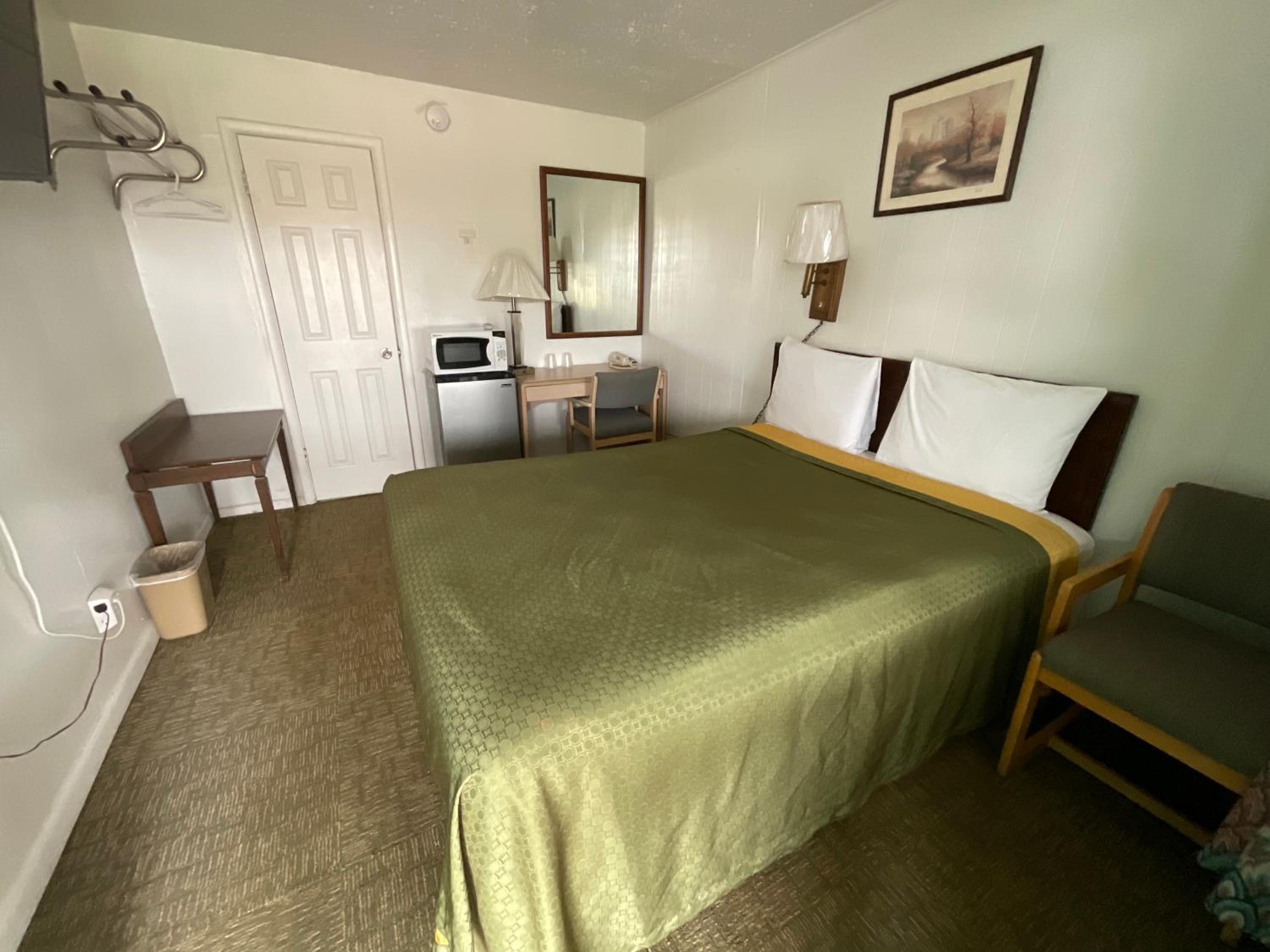 Standard Single Room with Shower photo 1