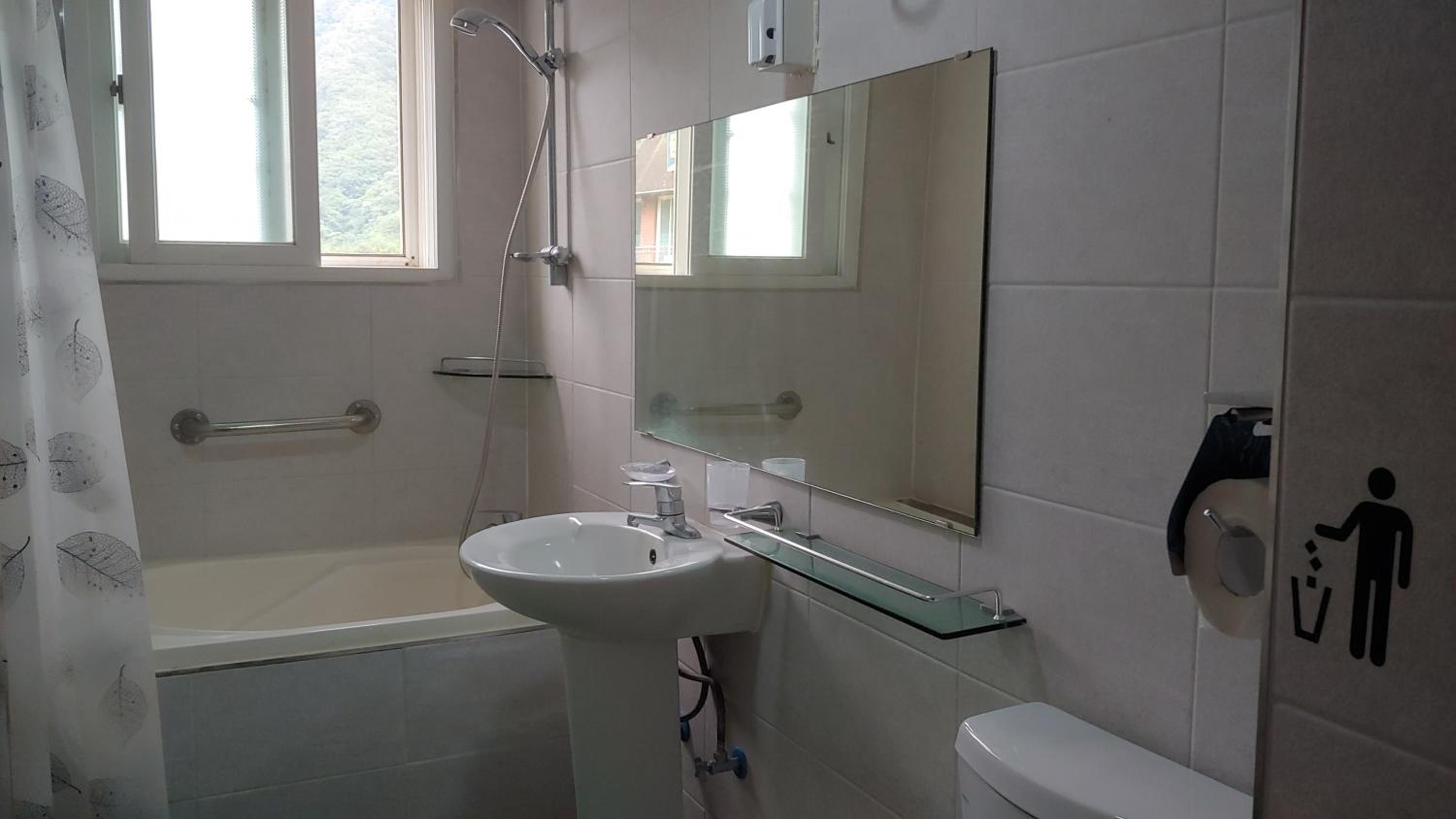 Double Room - Photo 5