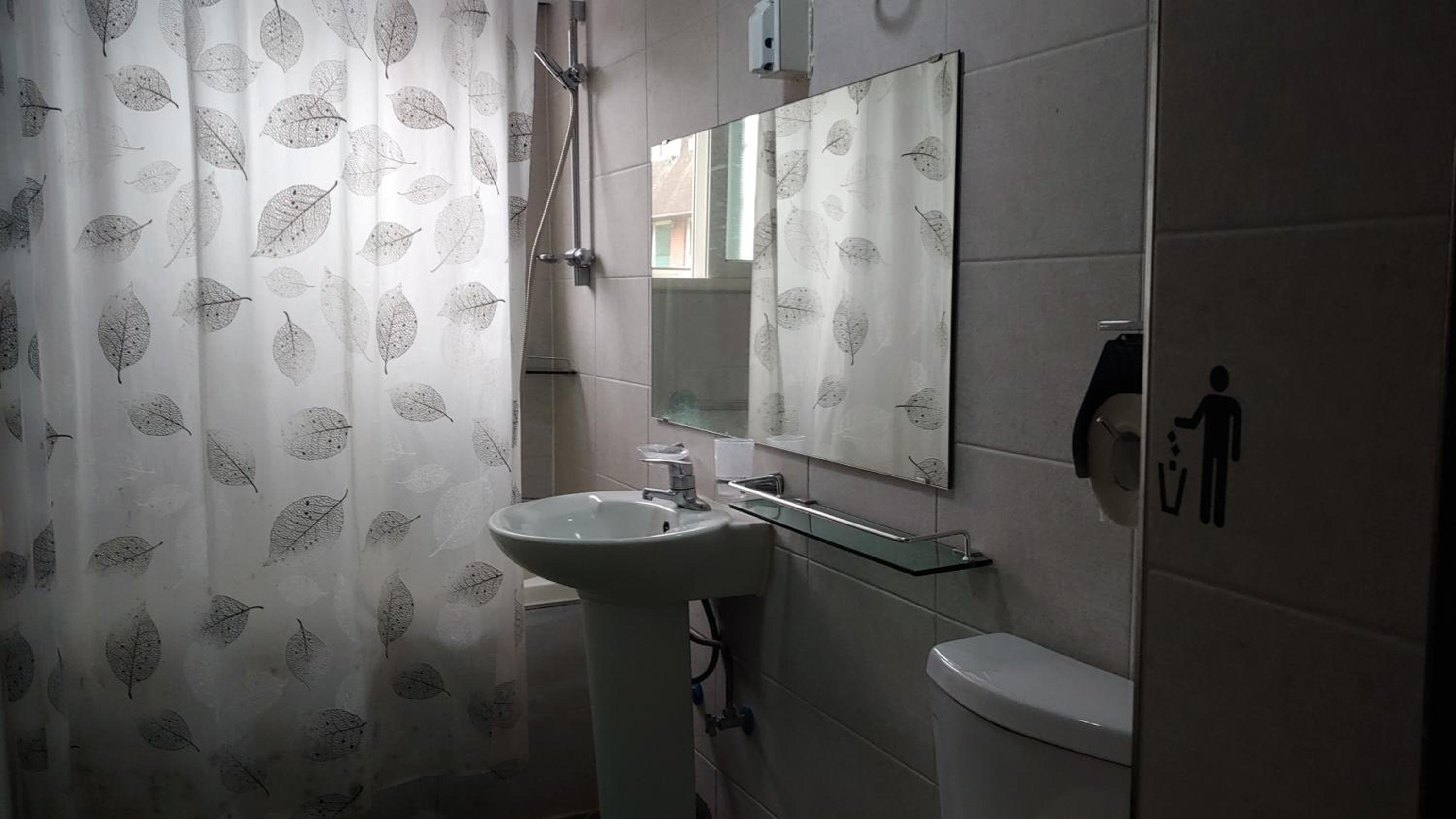 Double Room - Photo 6