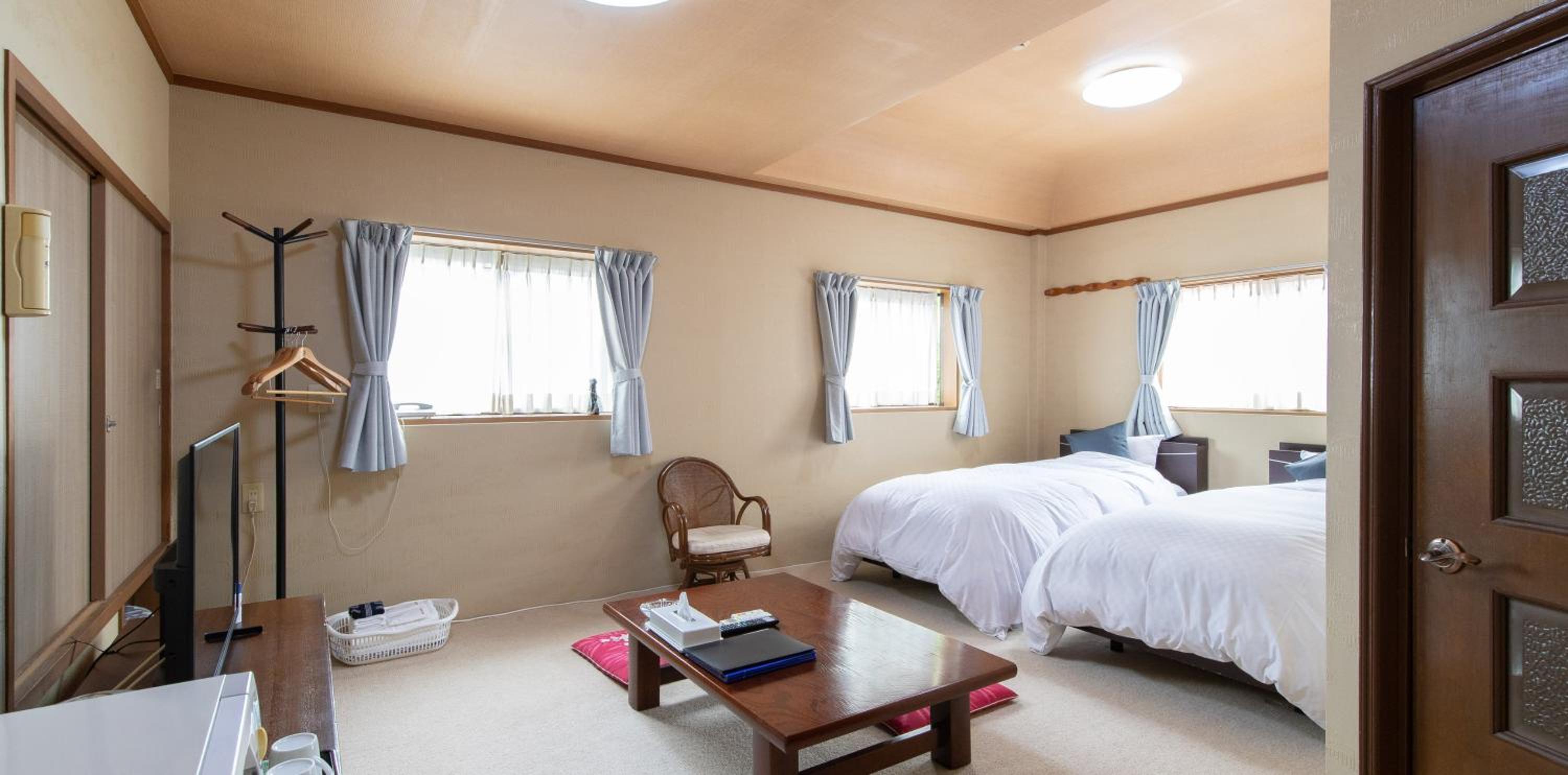 Twin Room - Photo 1