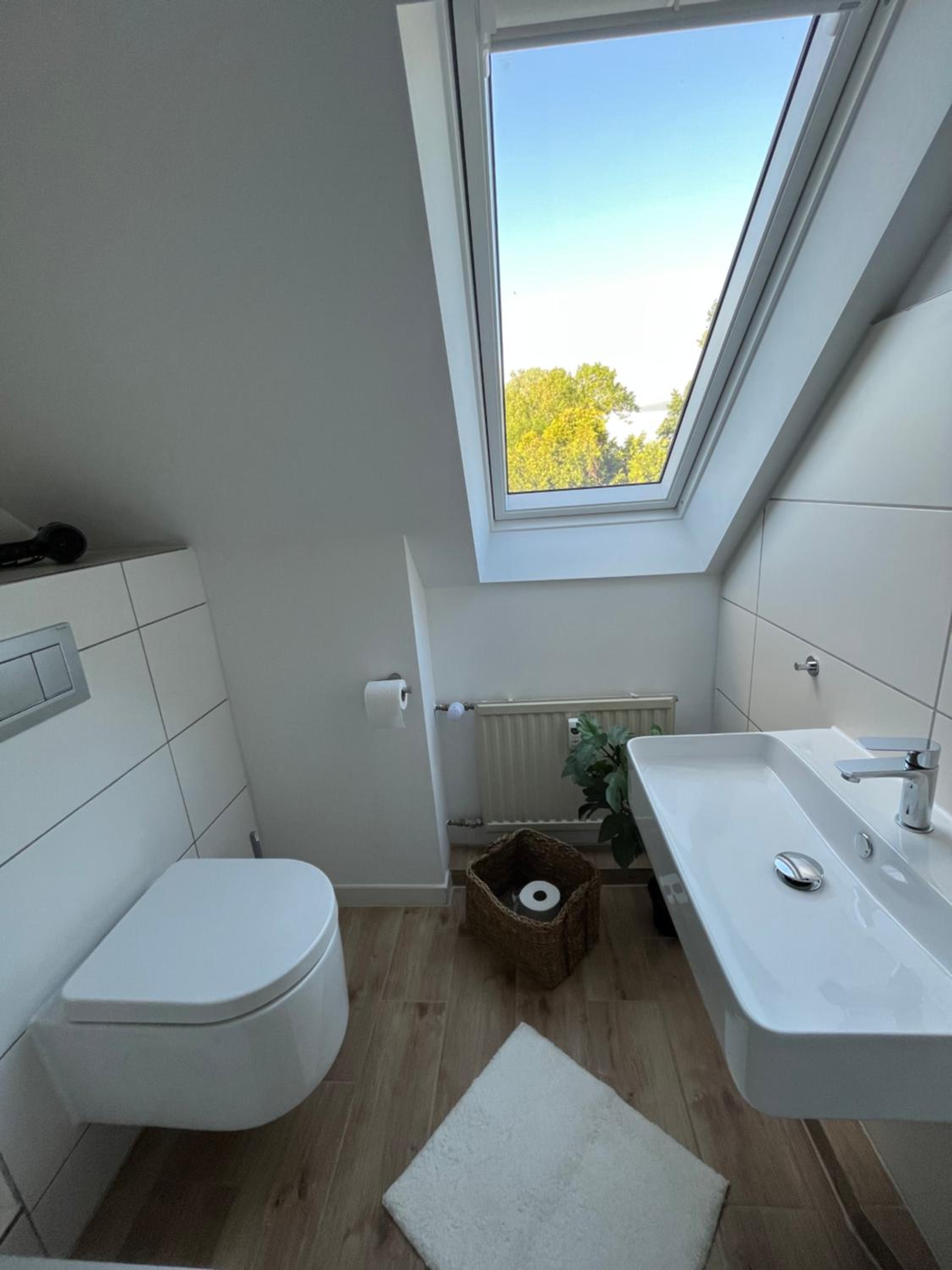 One-Bedroom Apartment - Photo 2