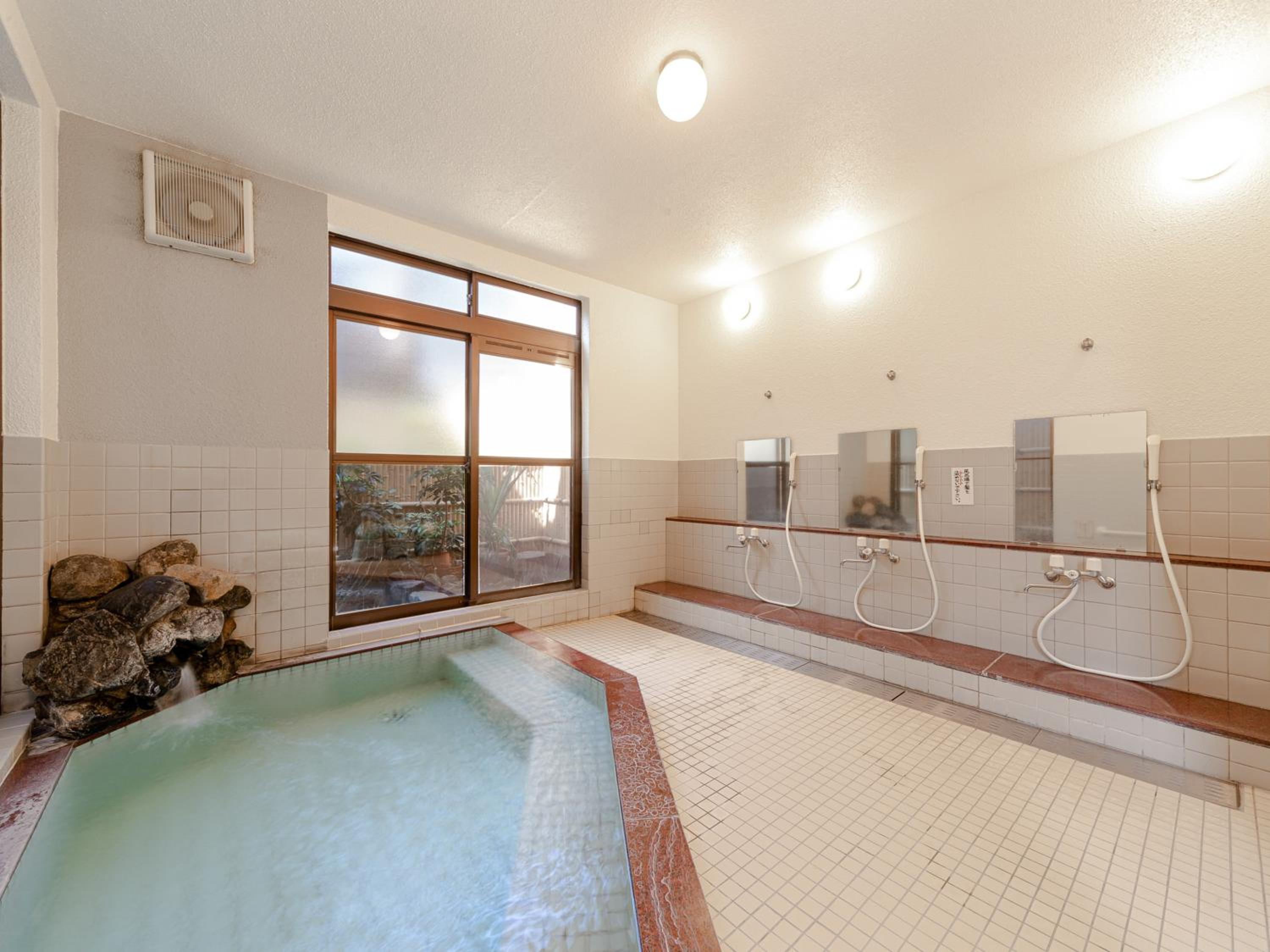 Twin Room with Shared Bathroom - Non-Smoking - Photo 5