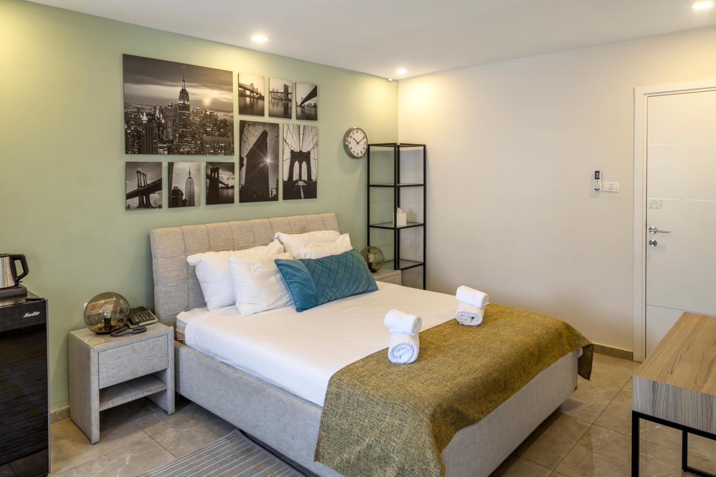 Deluxe Double Room - Photo 1