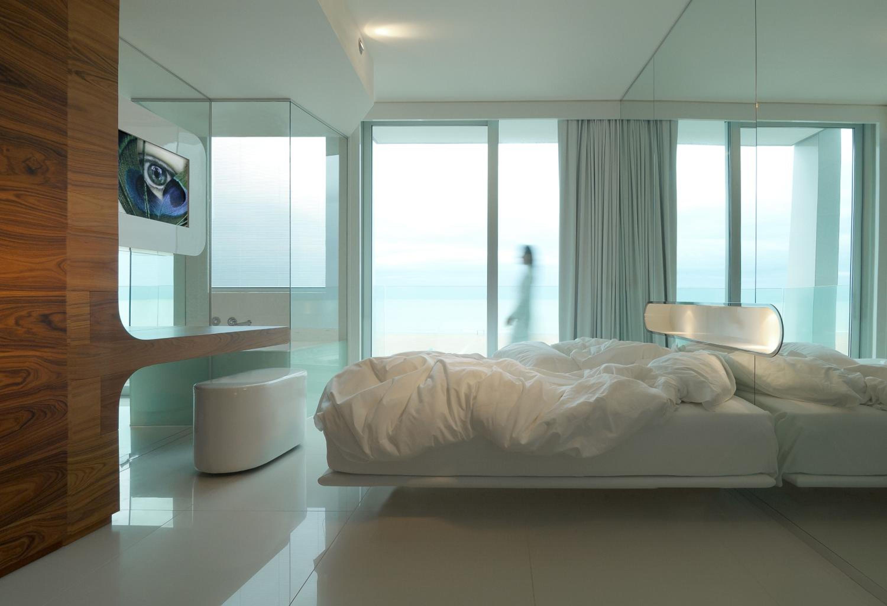 Suite with Sea View - Photo 4