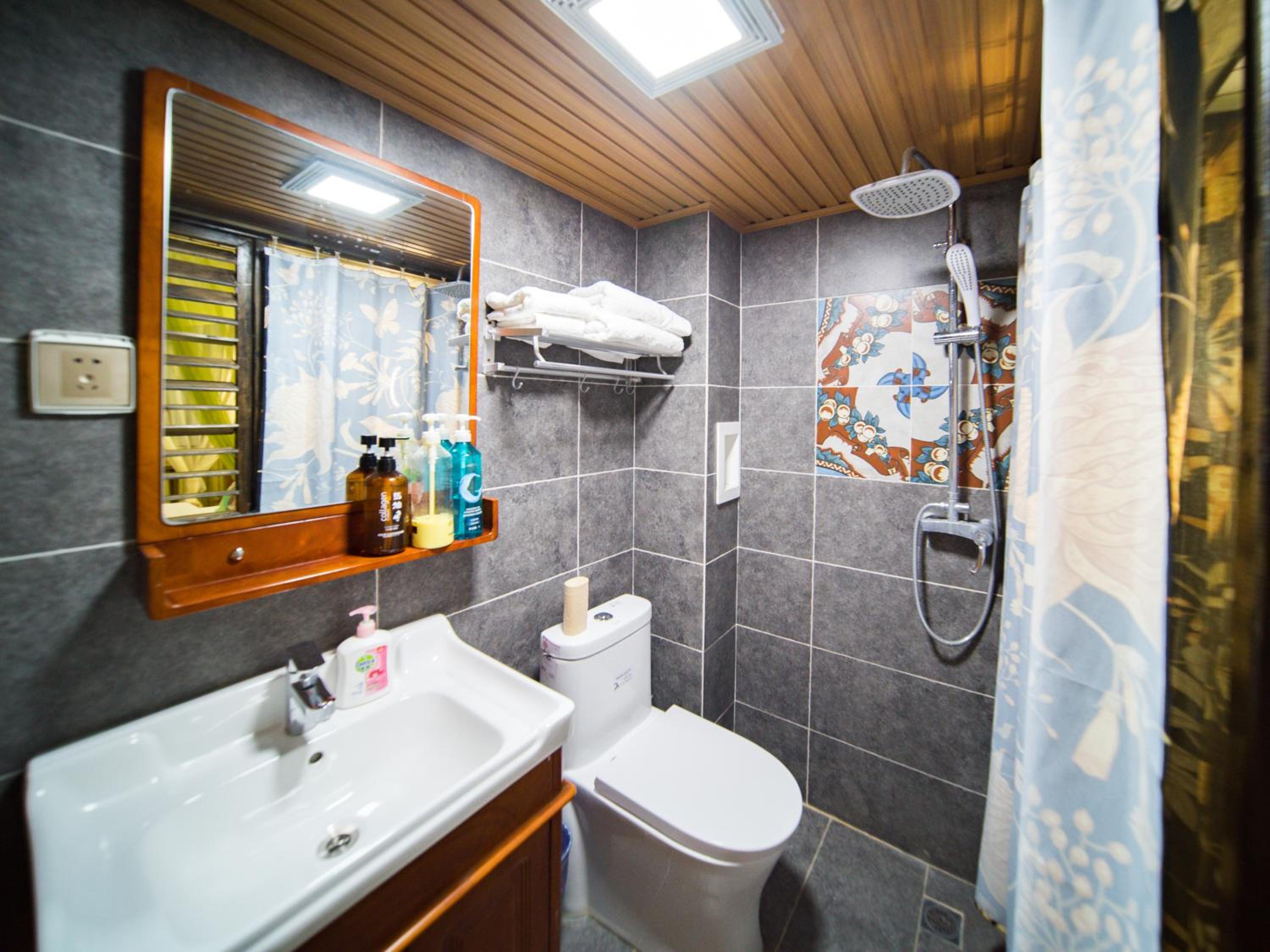 Queen Room photo 3
