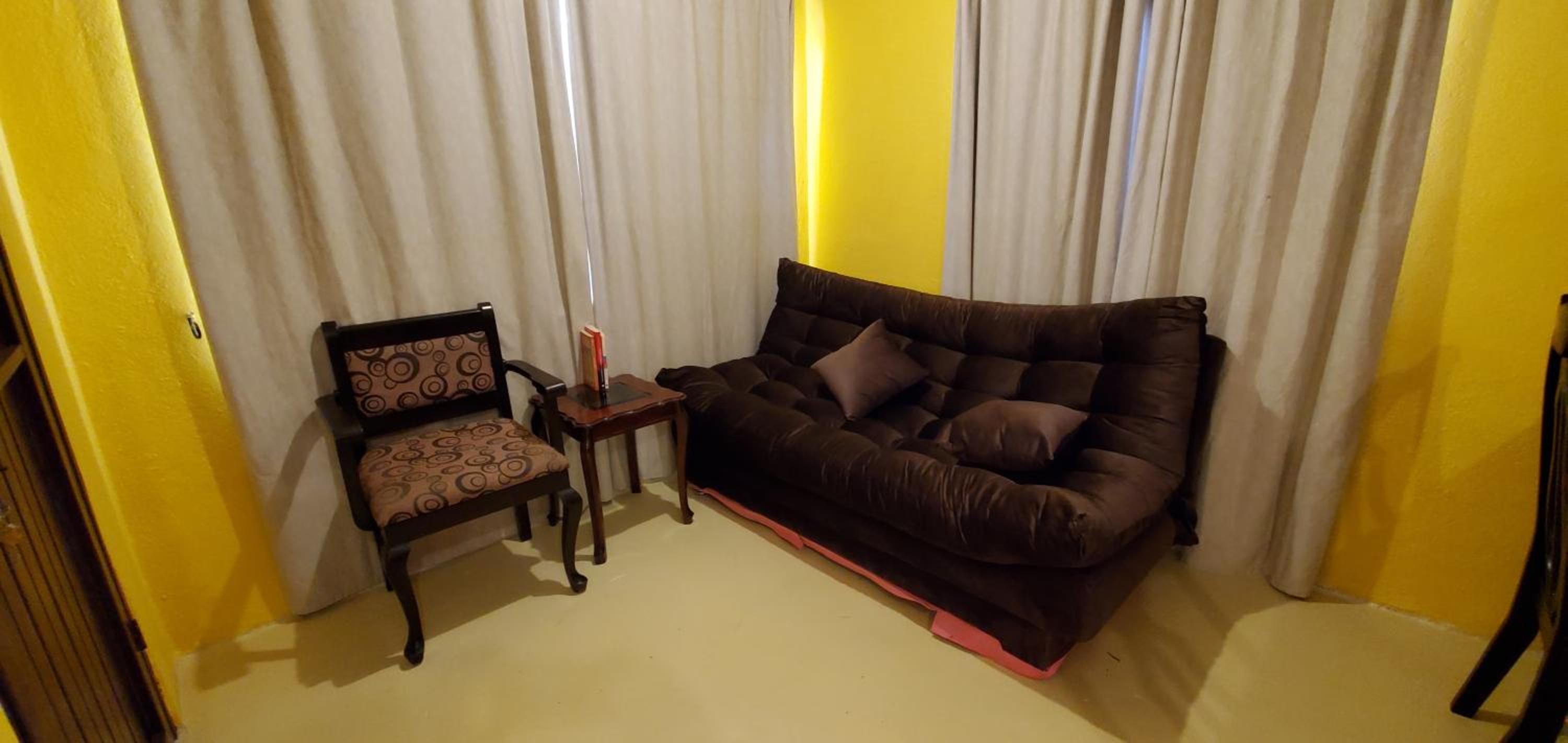 One-Bedroom House - Photo 2