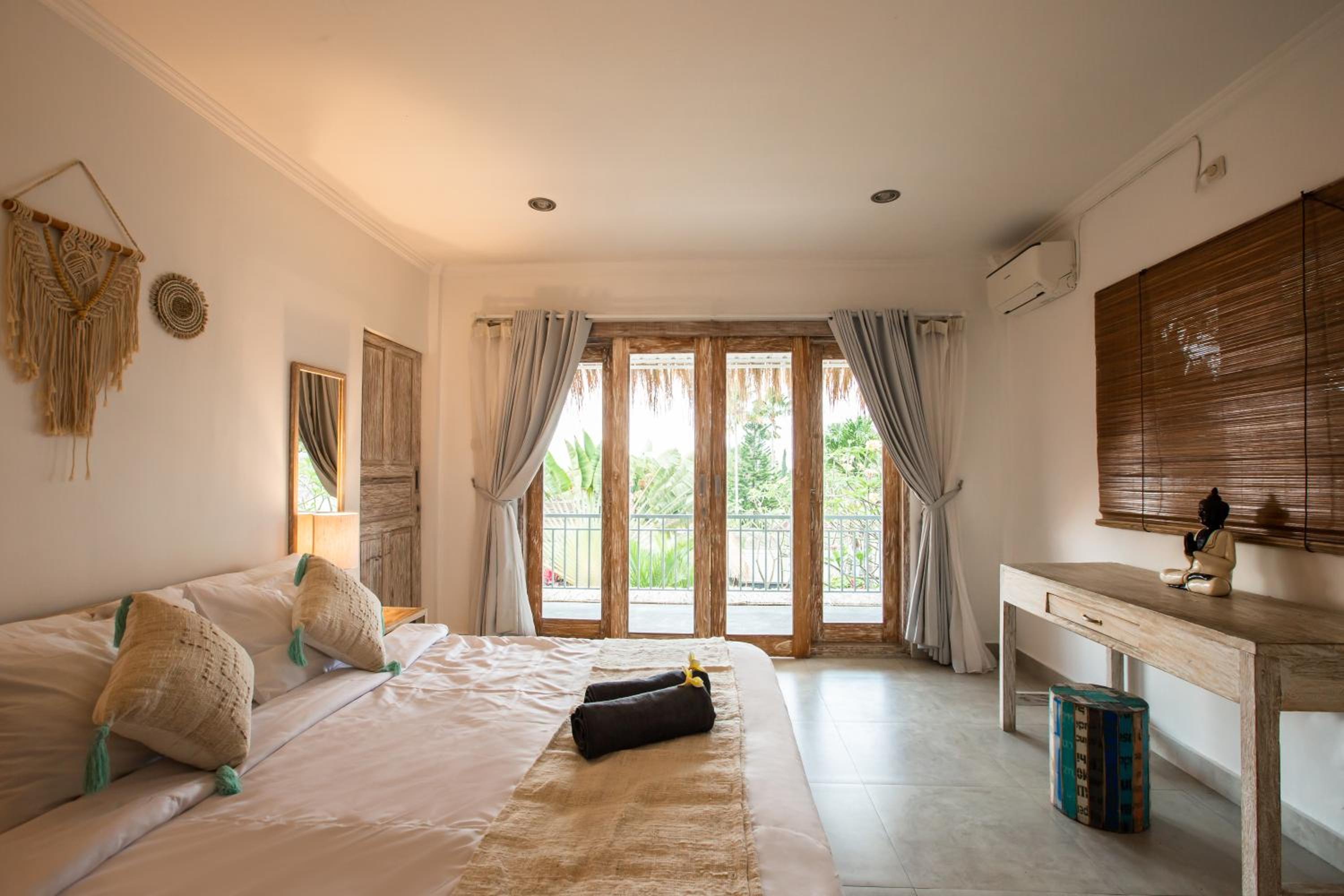 Three-Bedroom Villa - Photo 29