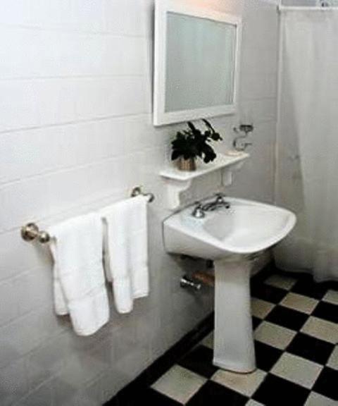 Two-Bedroom Apartment (4 Adults) photo 2